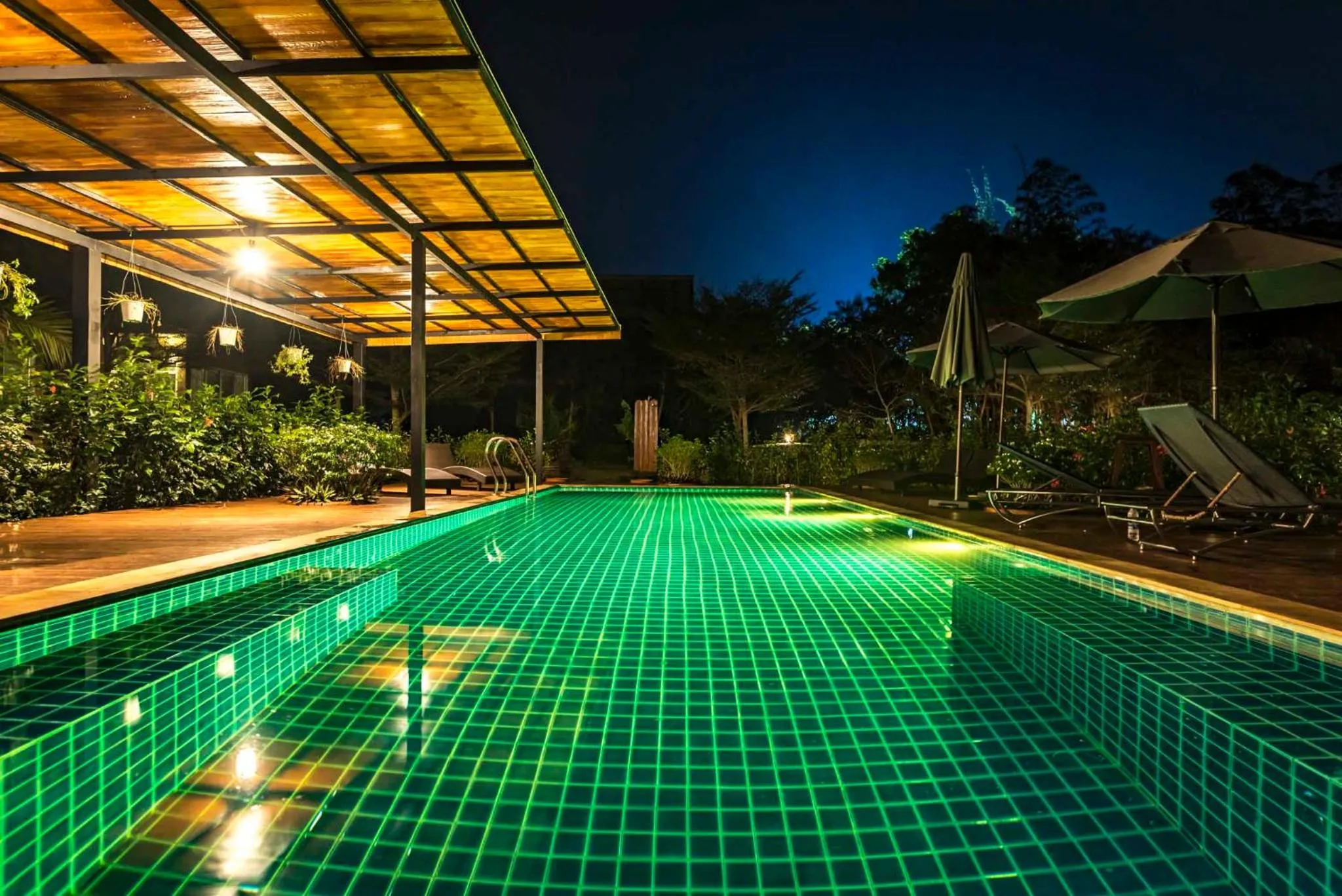 Swimming pool in Koh Mak White Sand Beach