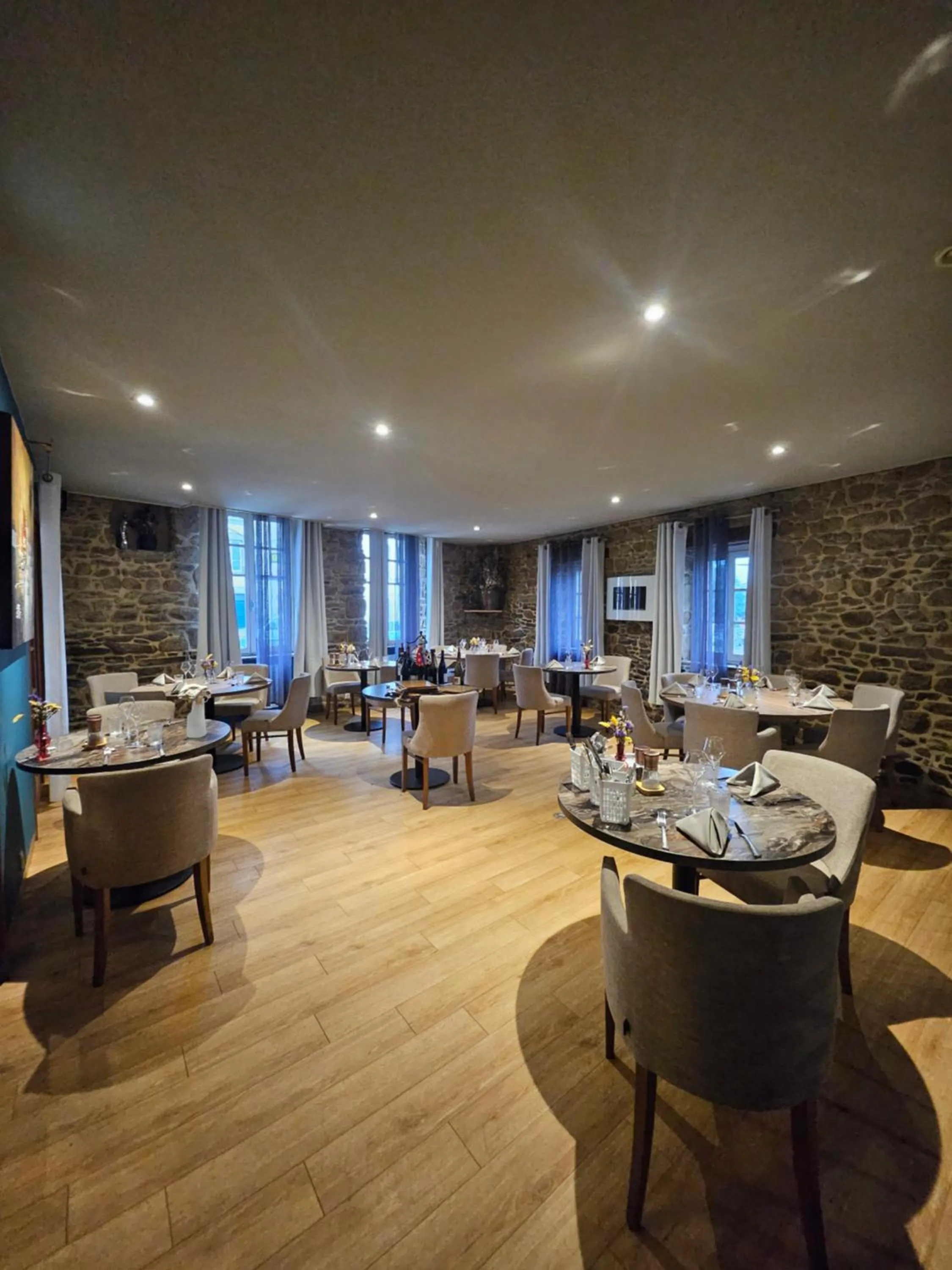 Logis Hôtel-restaurant Le Grand Cerf