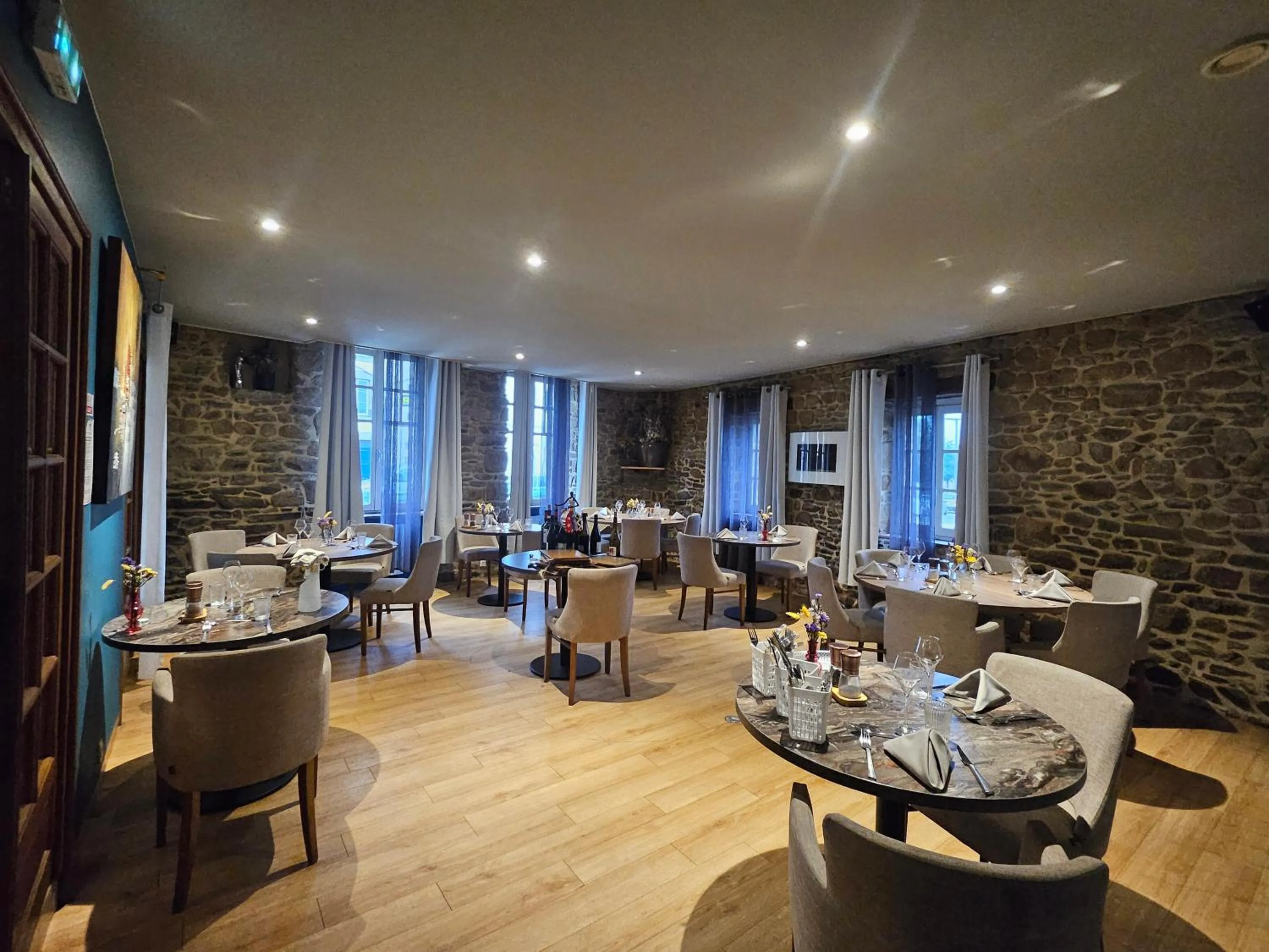 Logis Hôtel-restaurant Le Grand Cerf