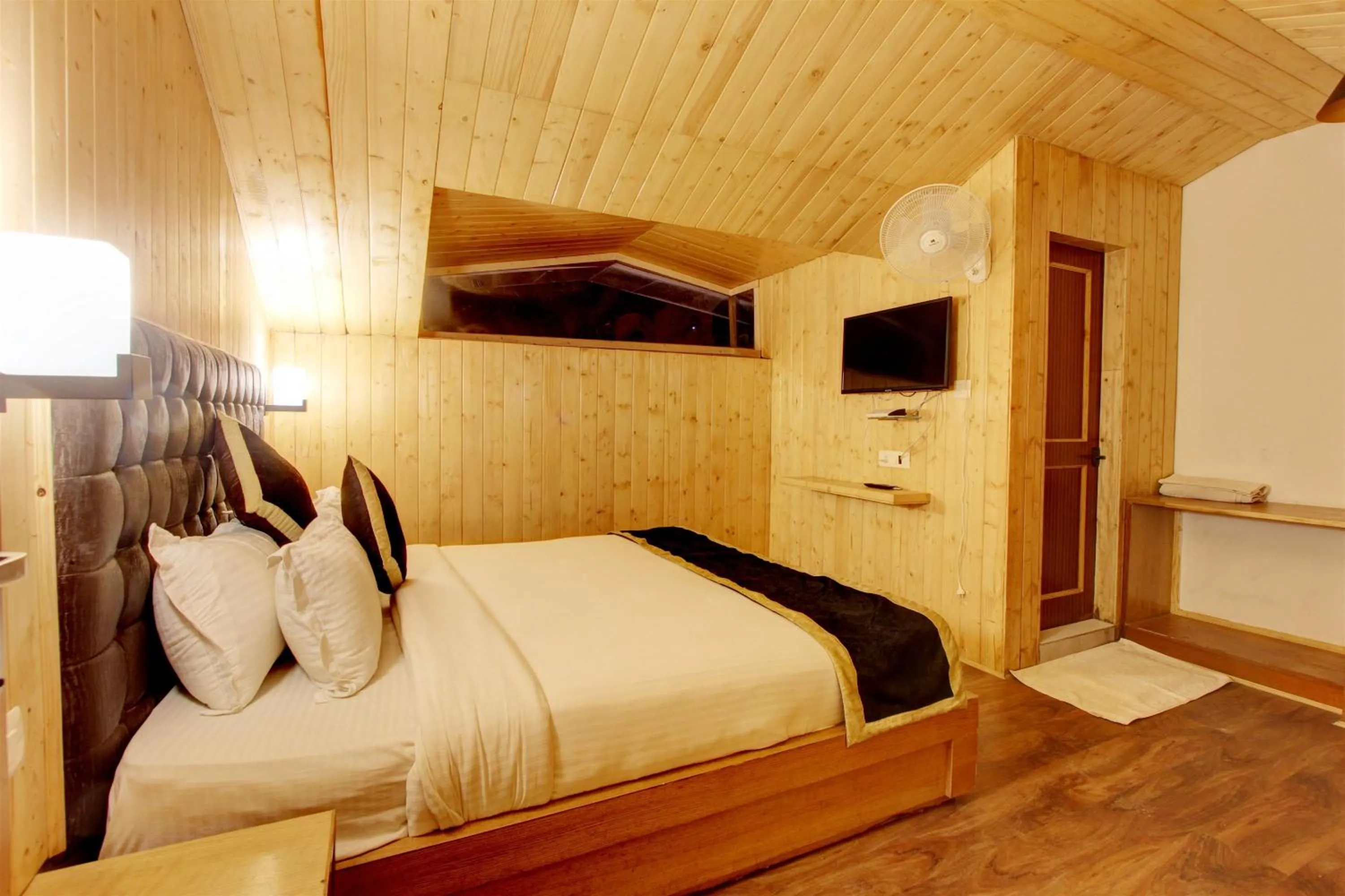 Bedroom in Hill County Resort & Spa