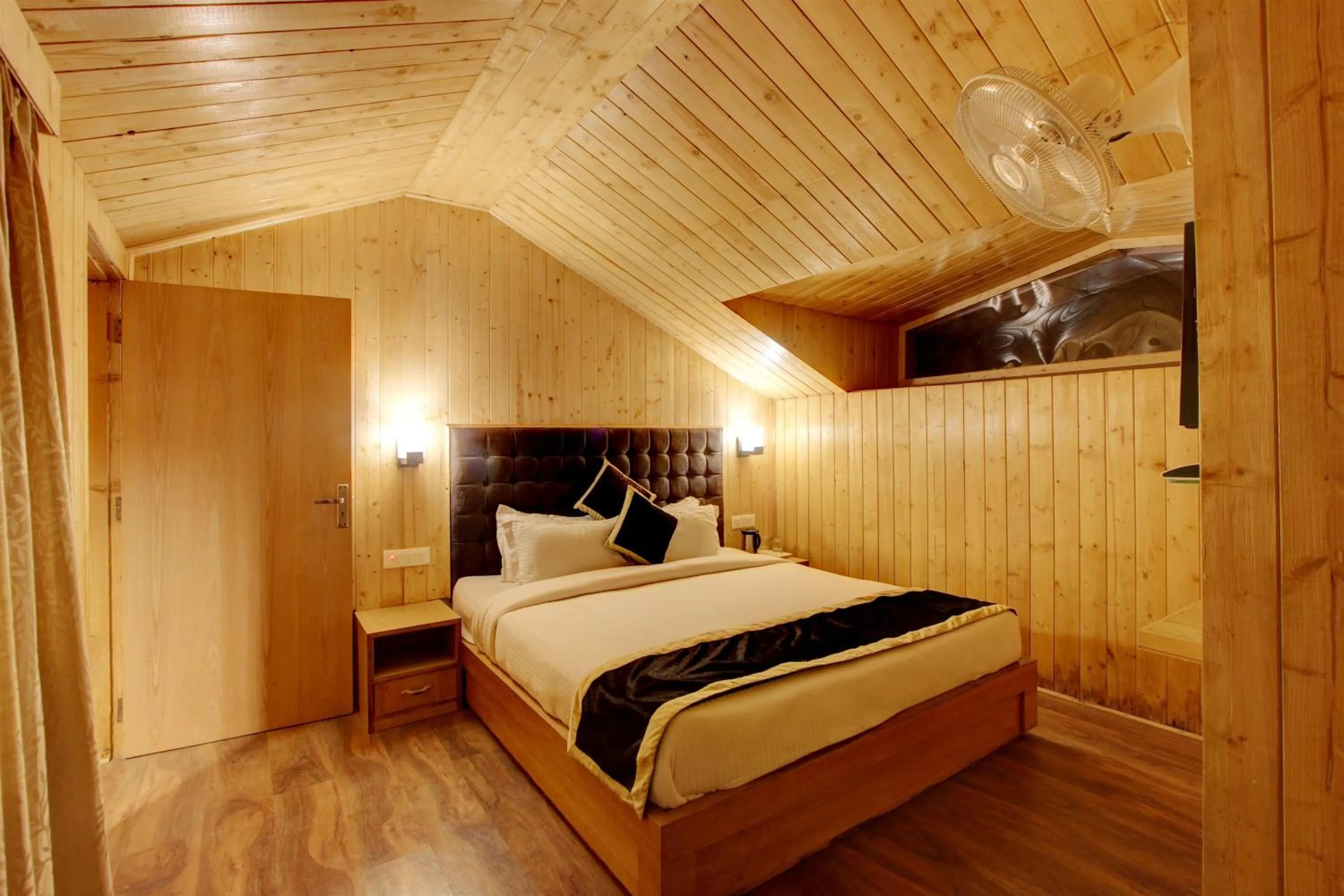 Bedroom in Hill County Resort & Spa