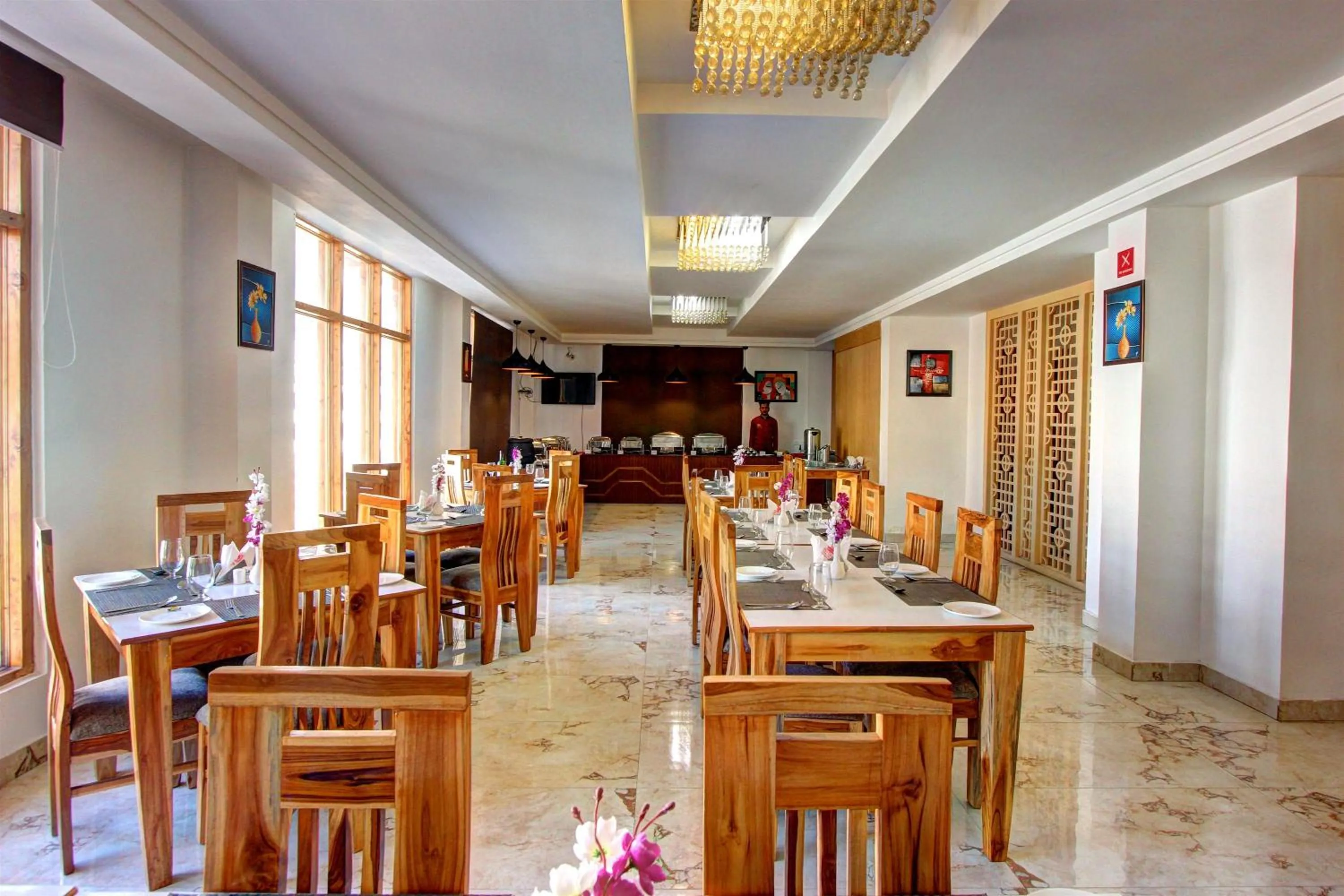 Dining area in Hill County Resort & Spa