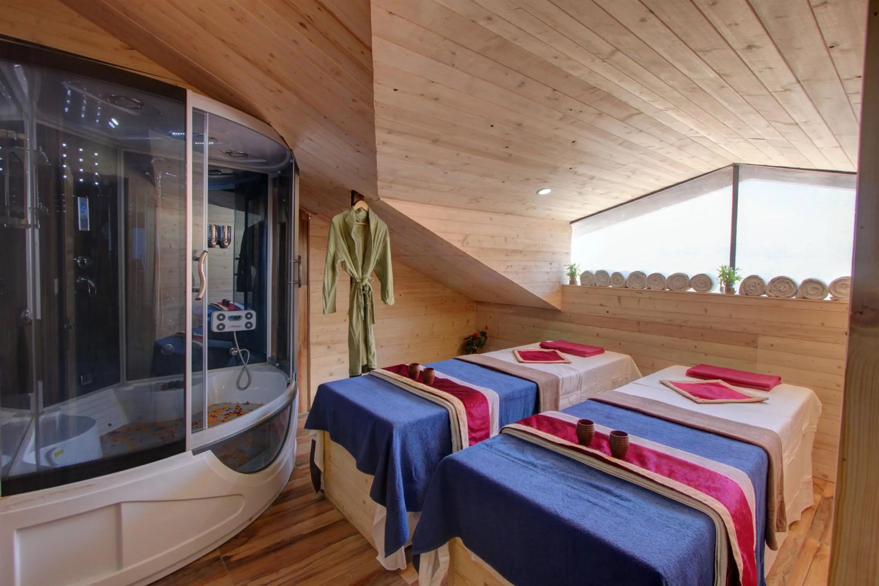 Spa and wellness centre/facilities in Hill County Resort & Spa