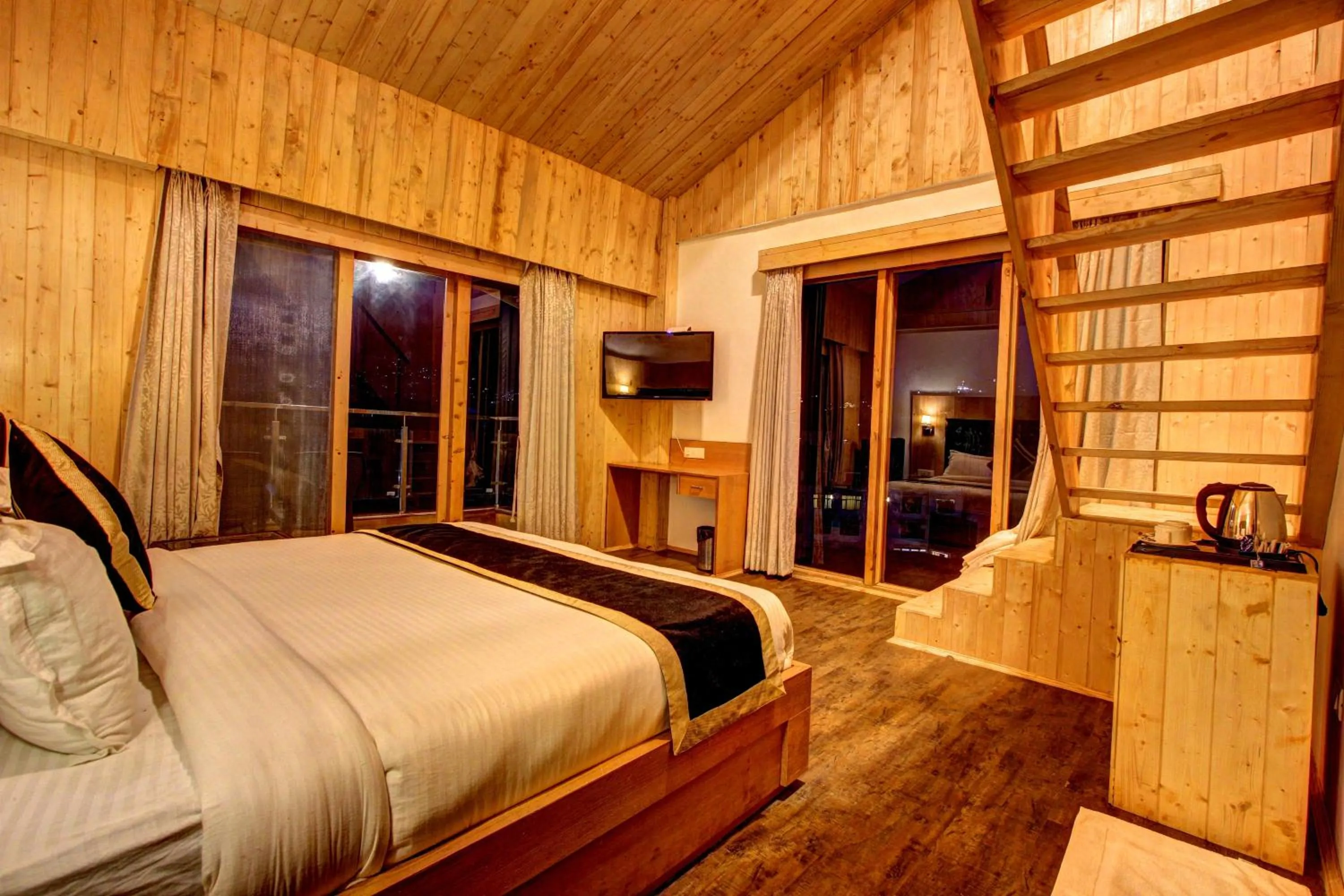 Bedroom in Hill County Resort & Spa