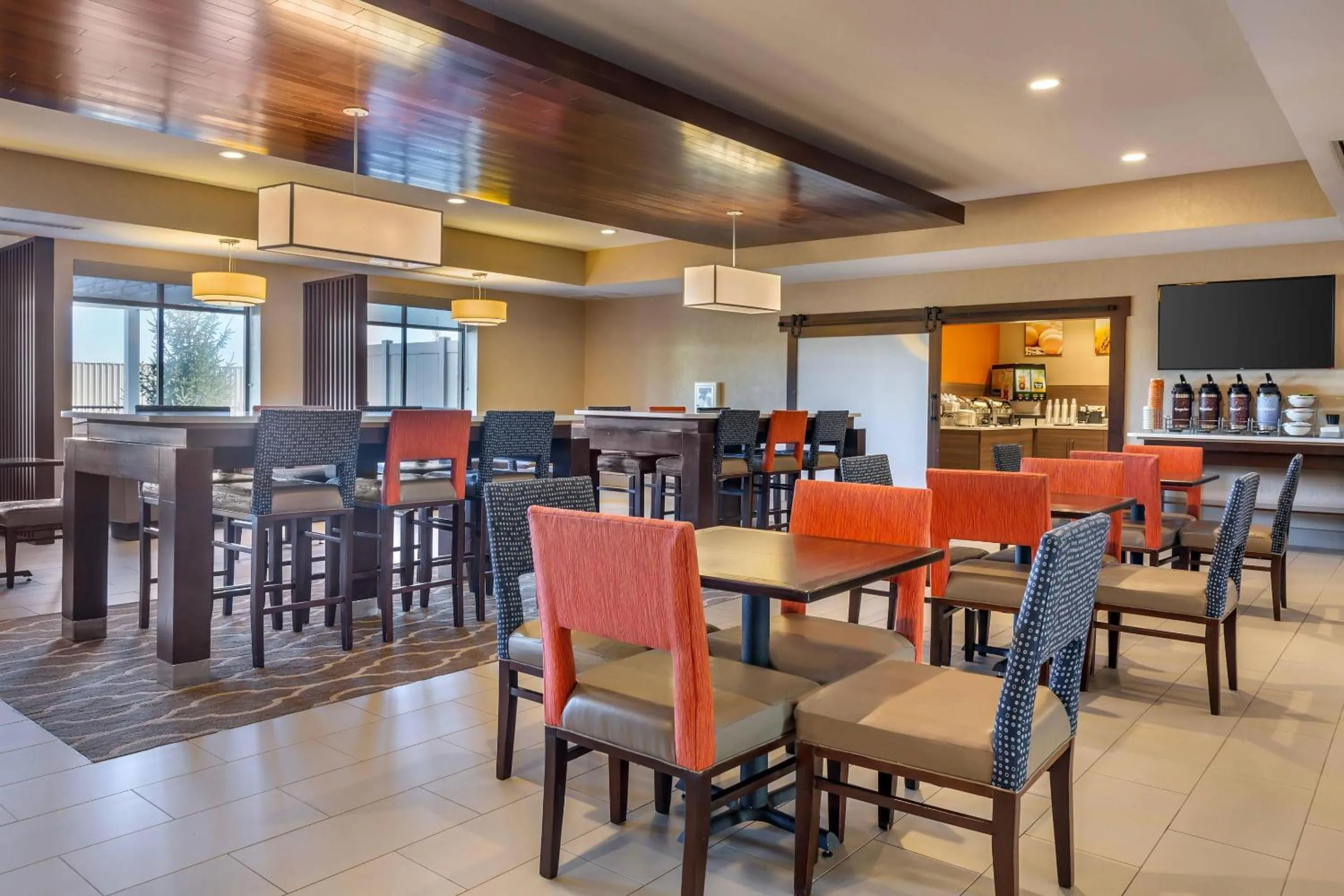 Breakfast in Comfort Suites Florence - Cincinnati South