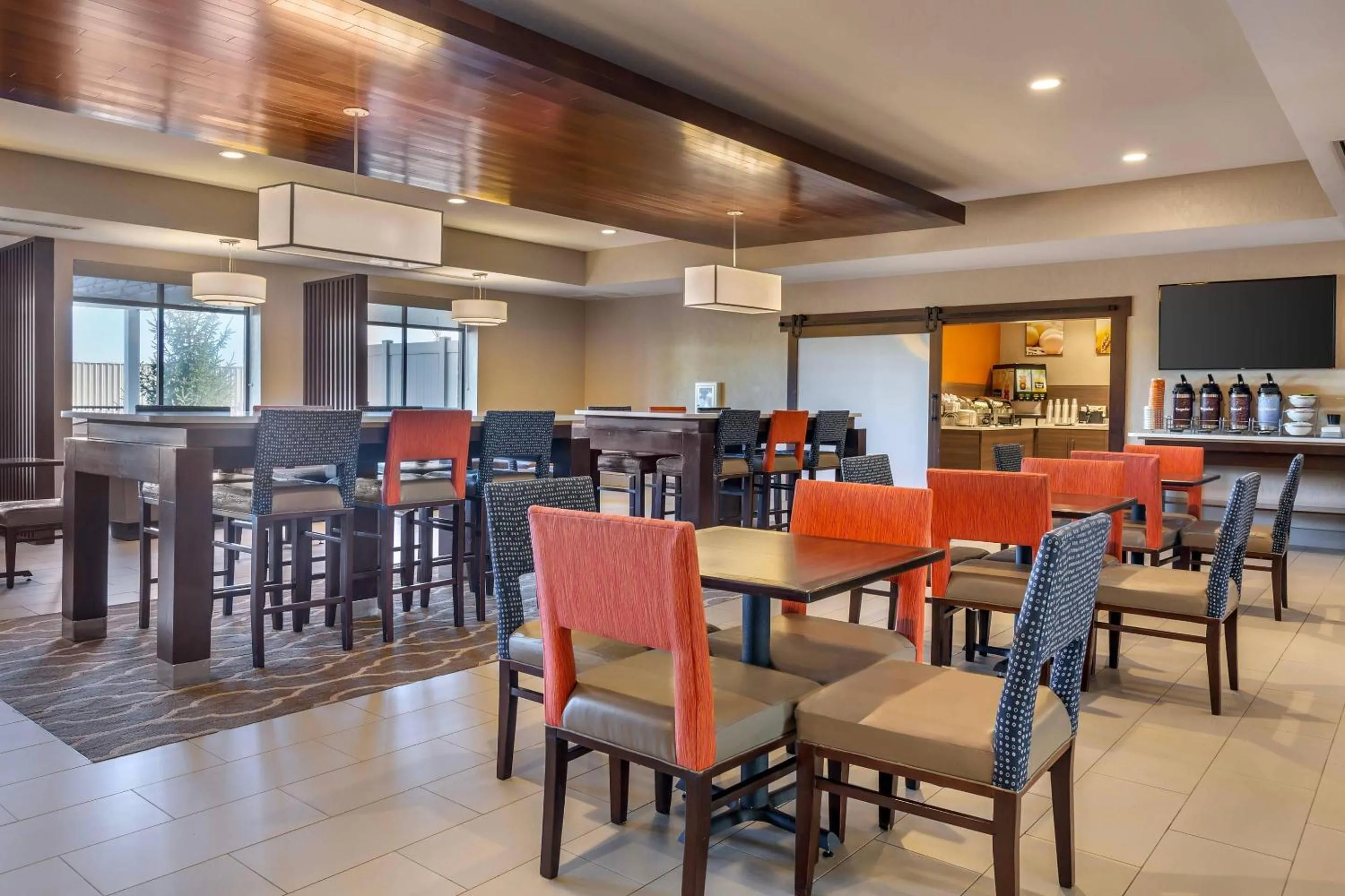 Breakfast in Comfort Suites Florence - Cincinnati South