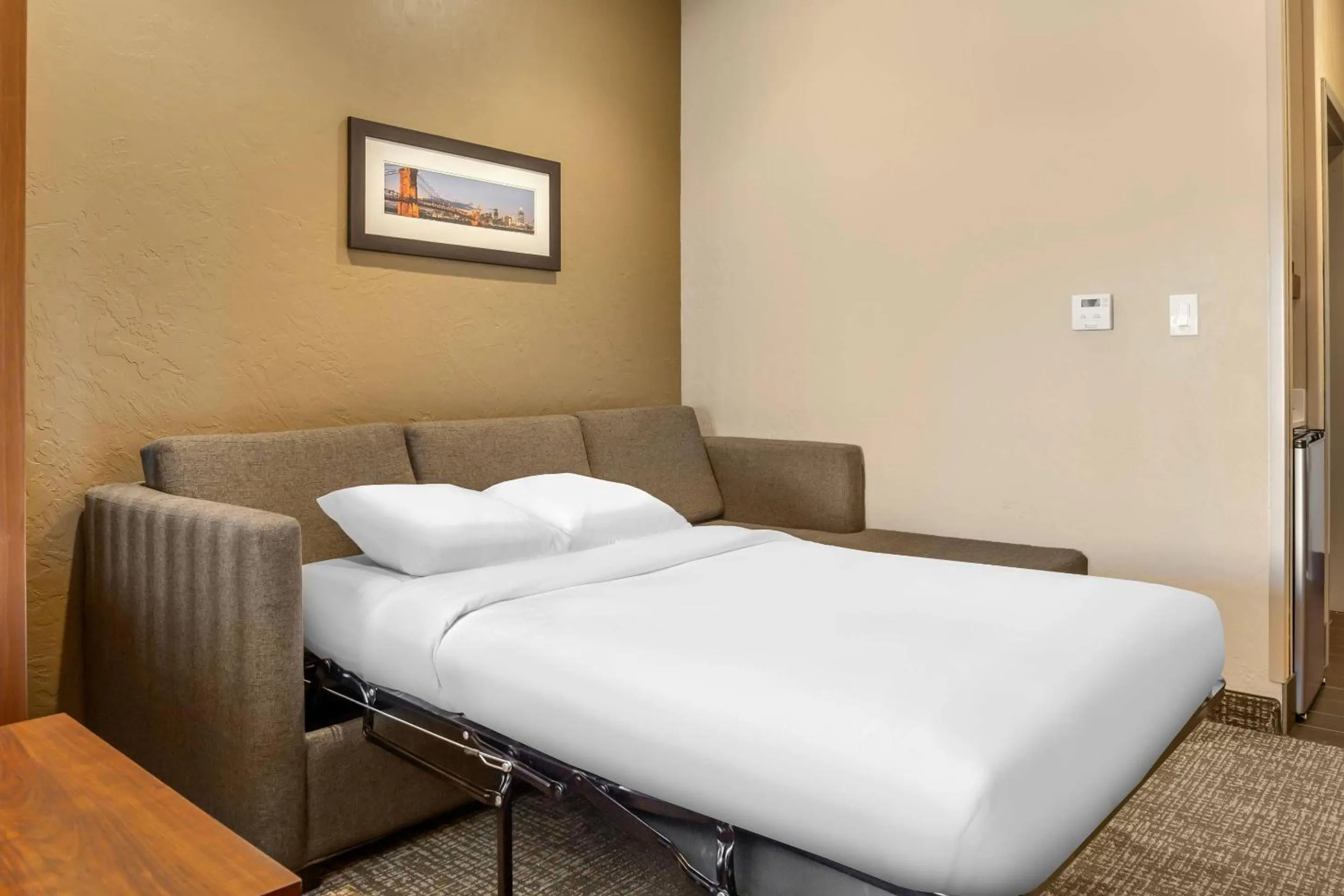 Bedroom in Comfort Suites Florence - Cincinnati South