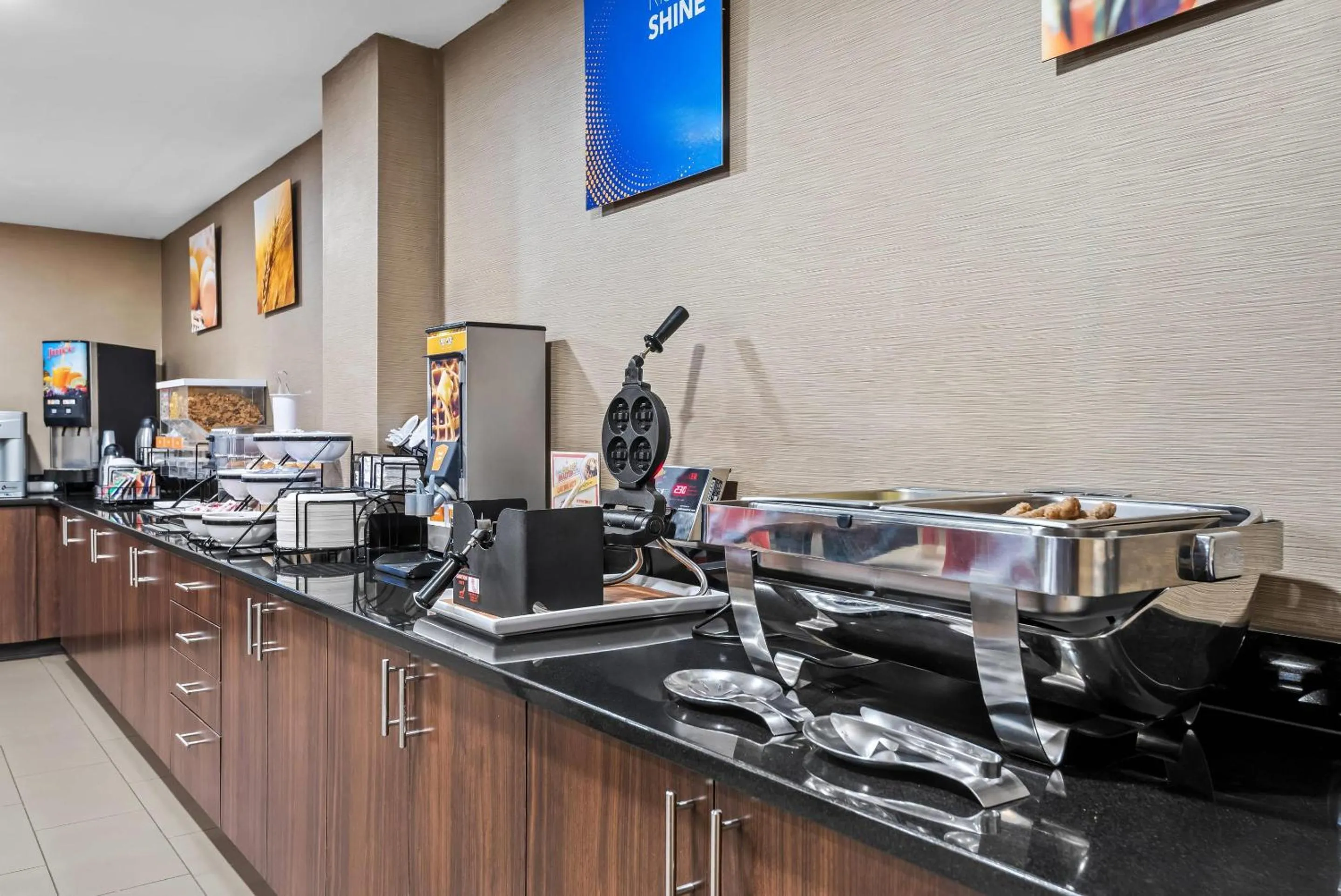 Breakfast in Comfort Inn Chambersburg North