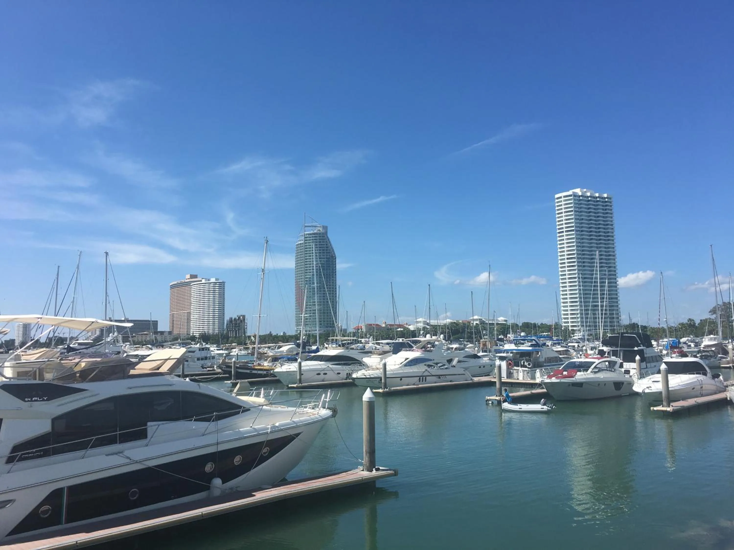 Diving in LLX Apartments at The Base condo