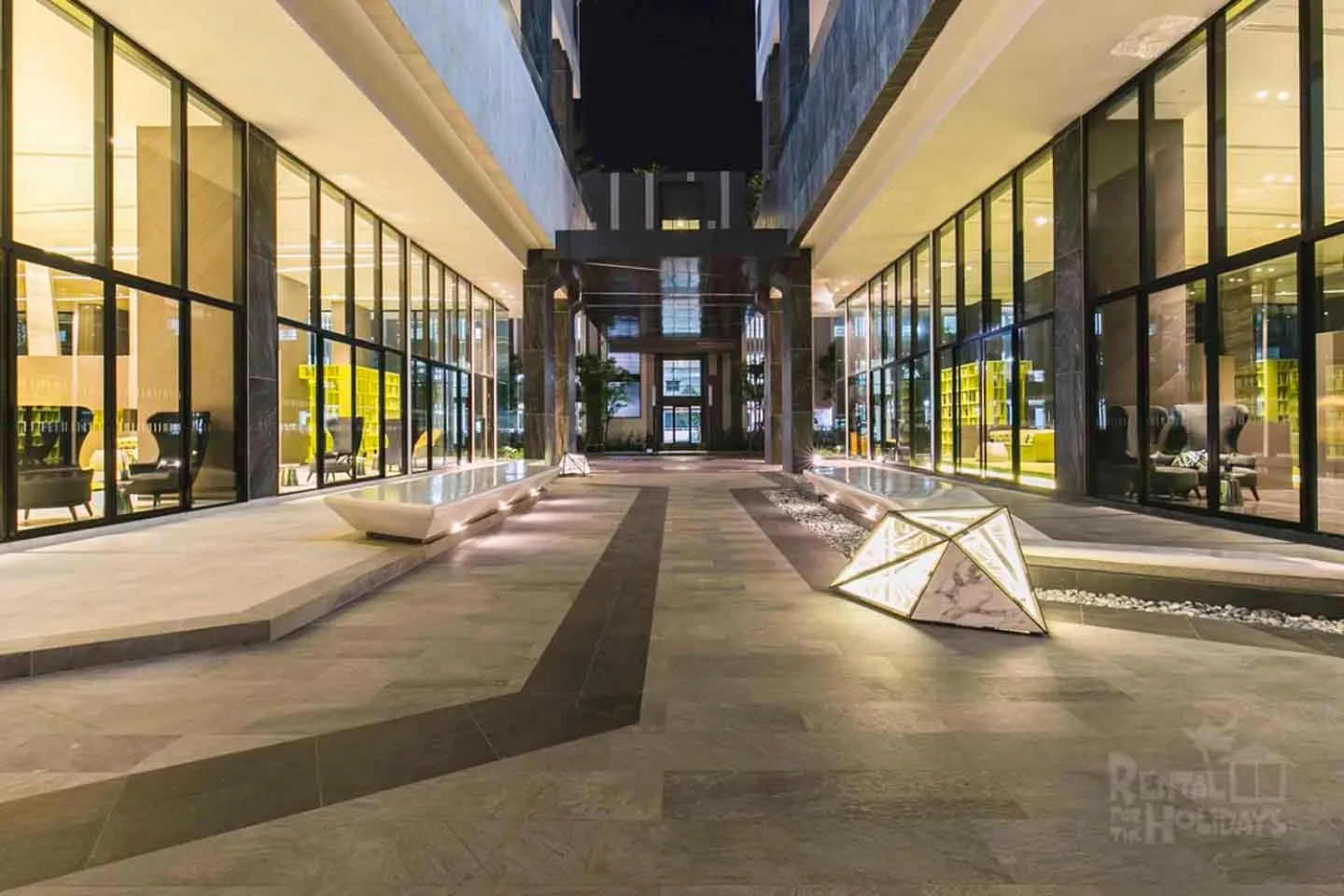 Facade/entrance in LLX Apartments at The Base condo