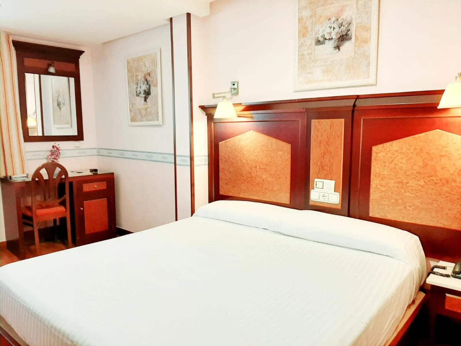 Bed in Hosteria Sara by gaiarooms