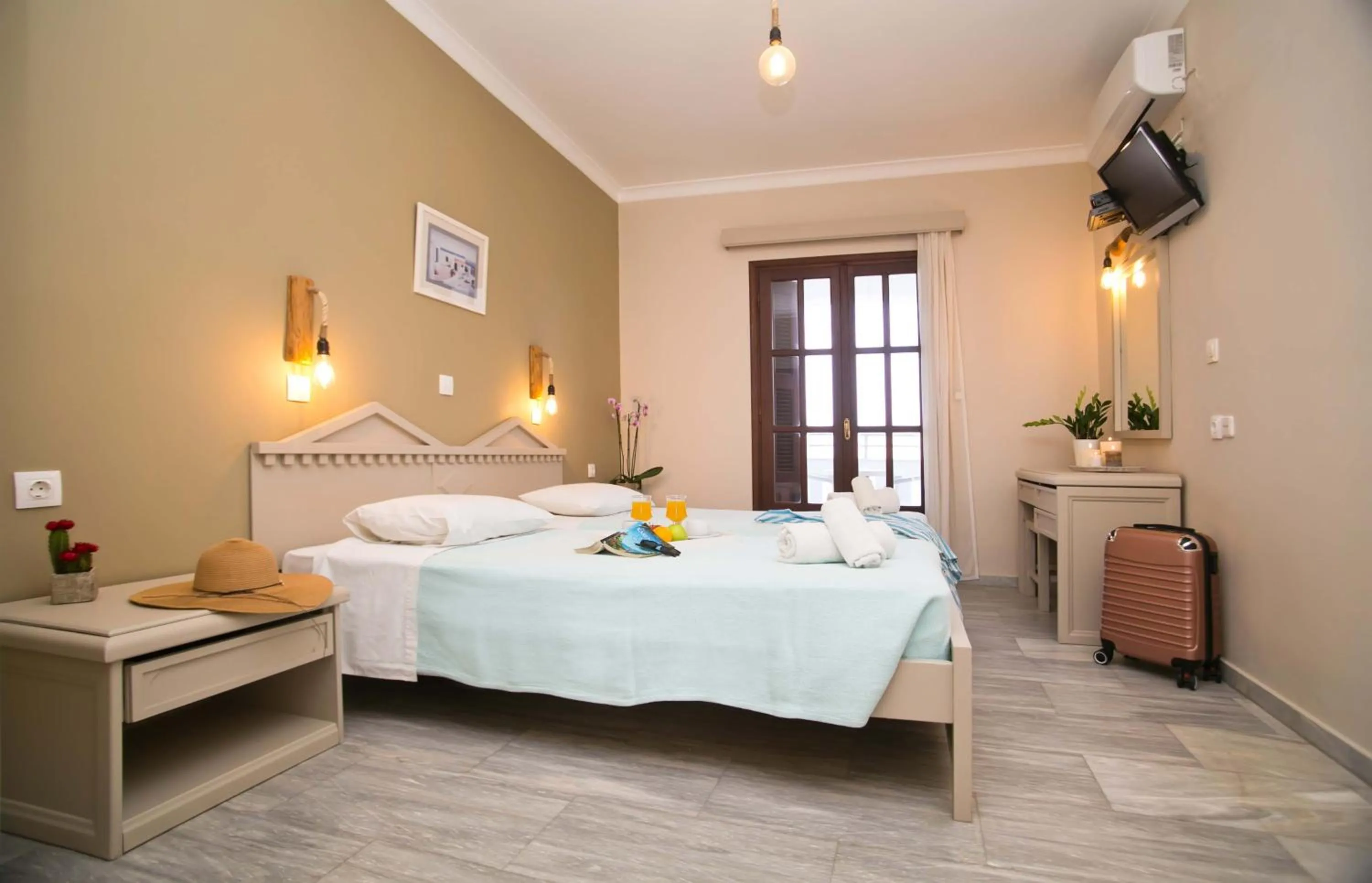 Bed in Kalypso Studios