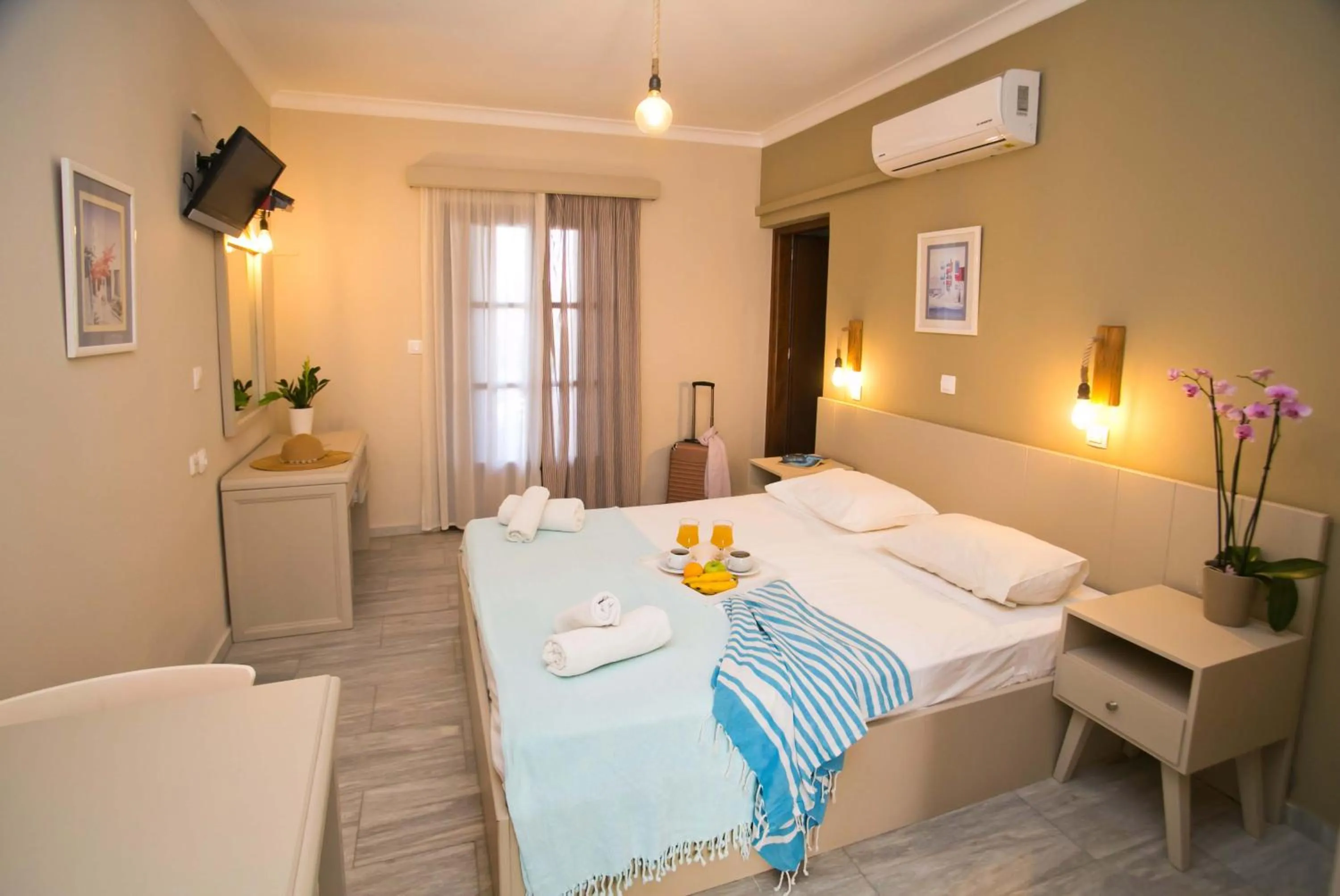 Bed in Kalypso Studios