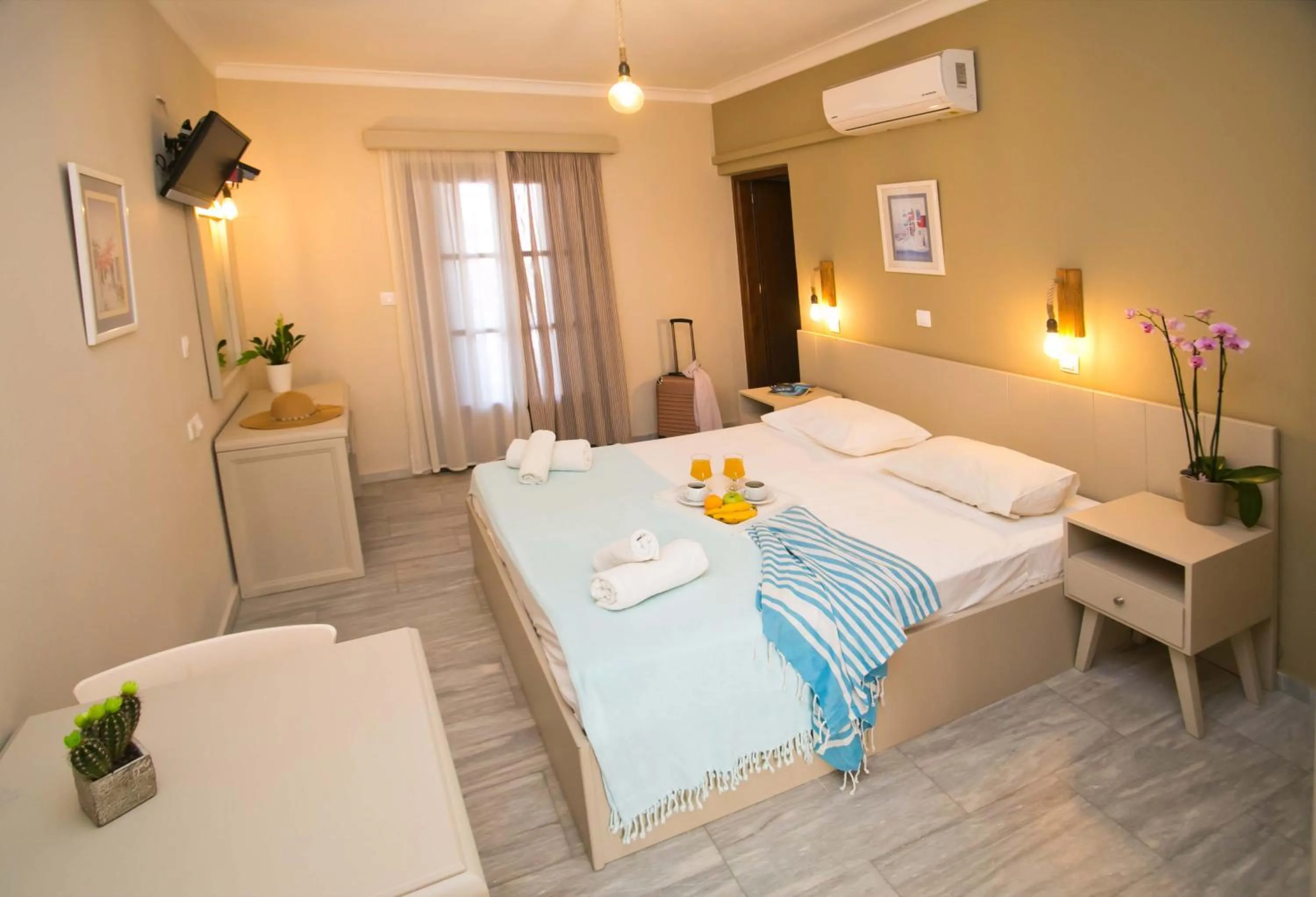 Bed in Kalypso Studios