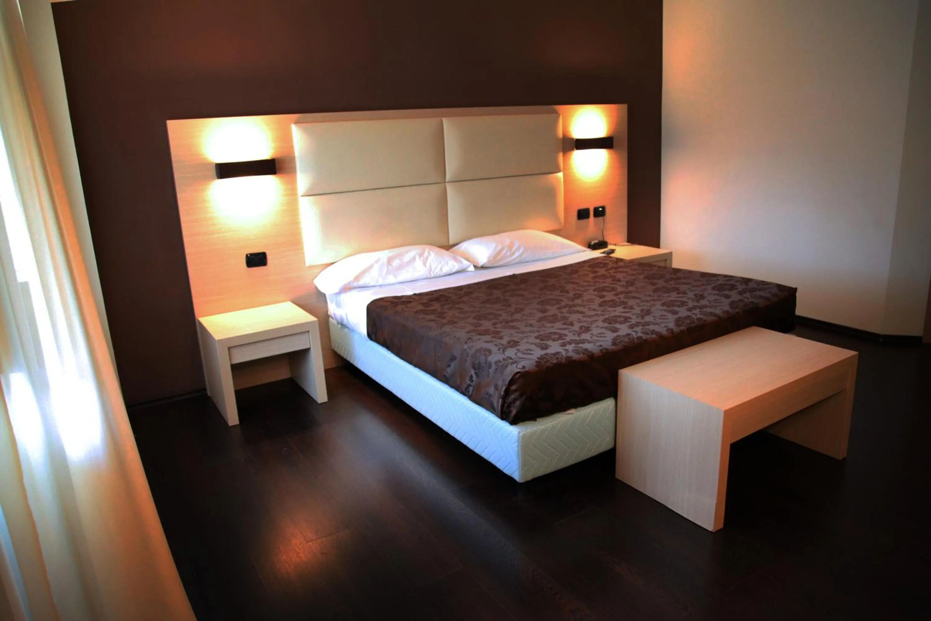 Photo of the whole room, Bed in Hotel Sogni D'Oro Airport