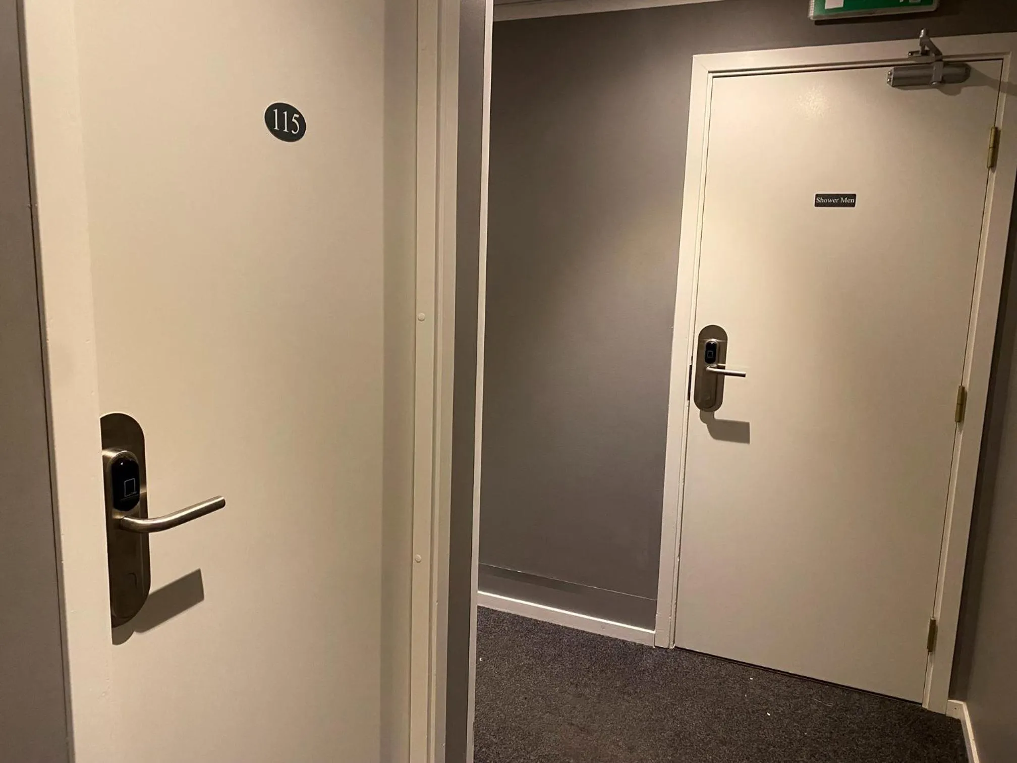 Bathroom in Grad Hotel and Hostel