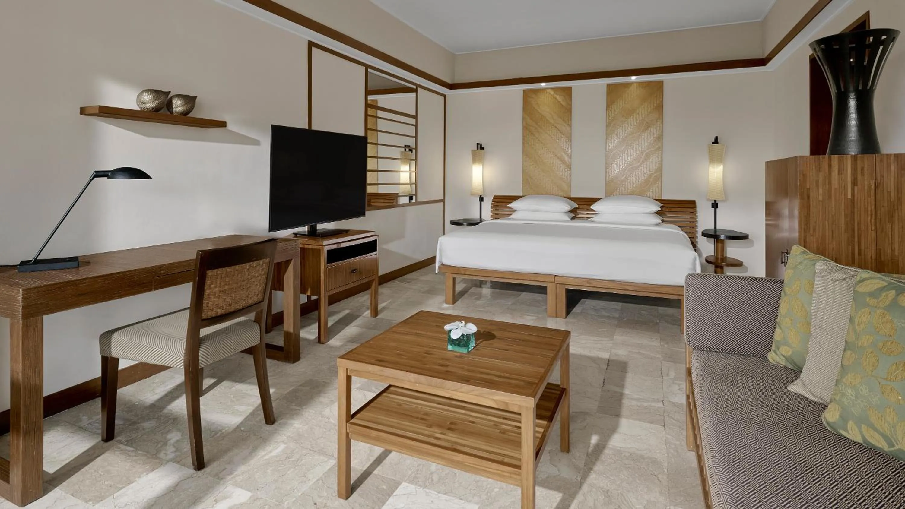 Guests, Bed in Grand Hyatt Bali