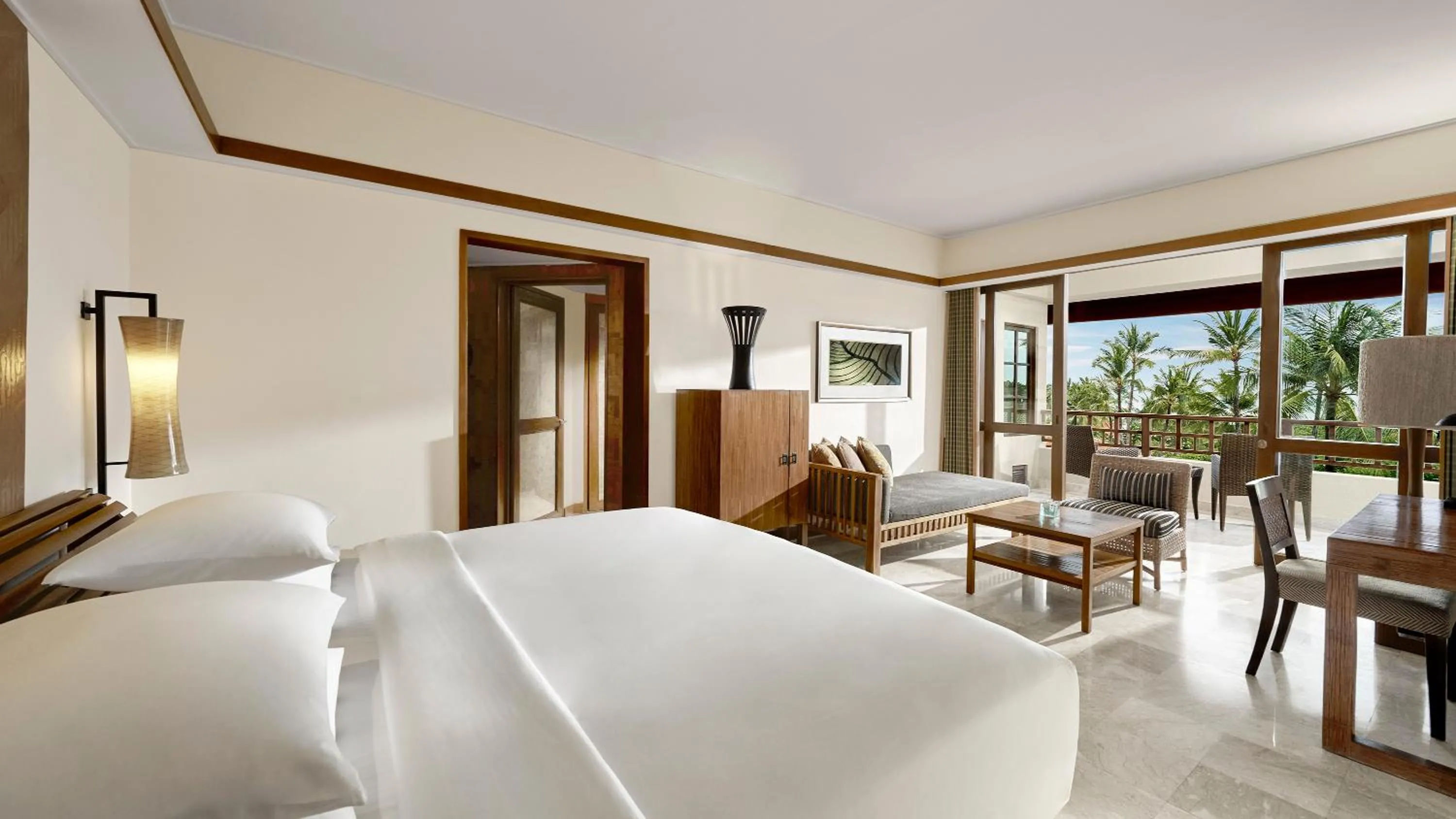 Guests, Bed in Grand Hyatt Bali
