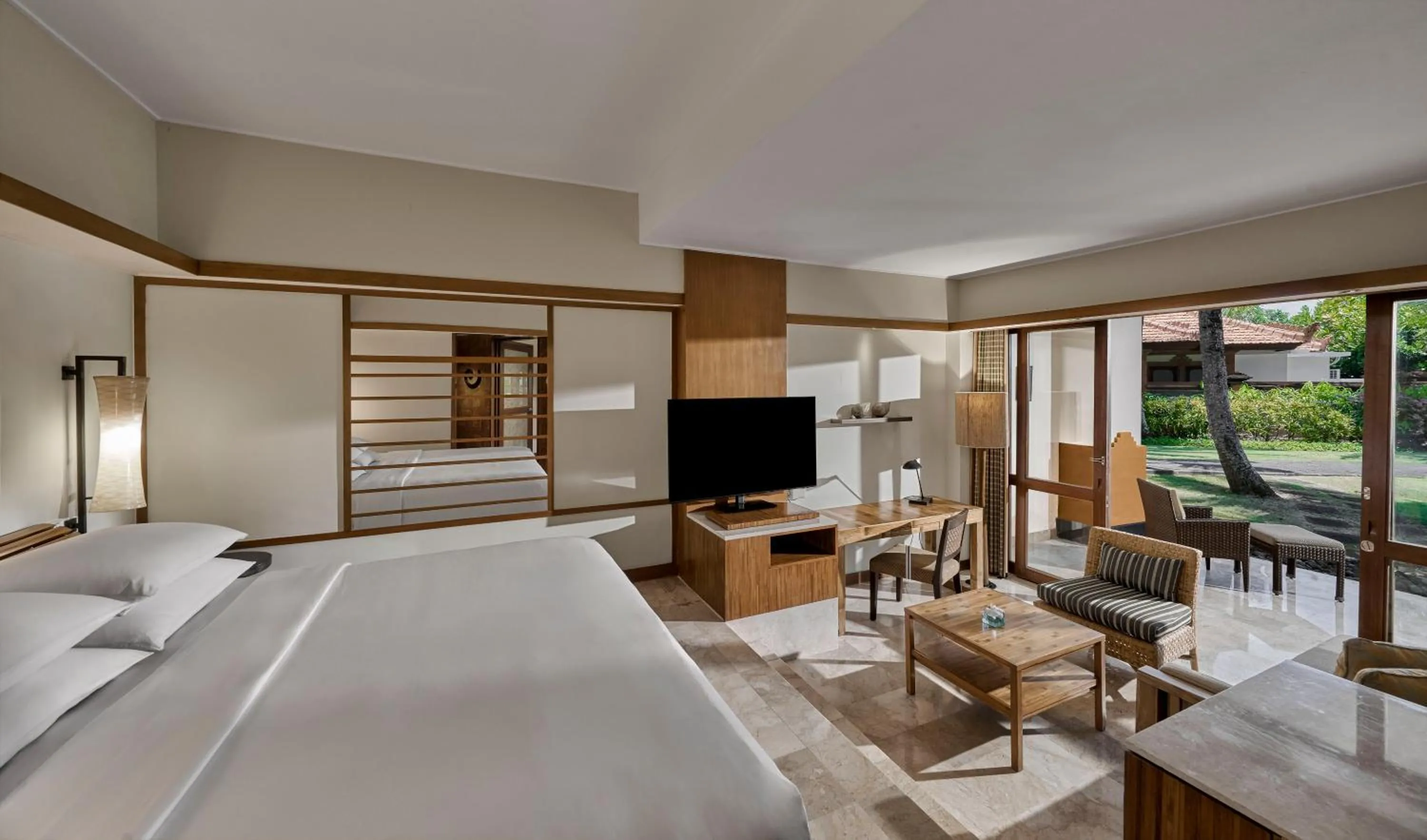 Guests, Bed in Grand Hyatt Bali