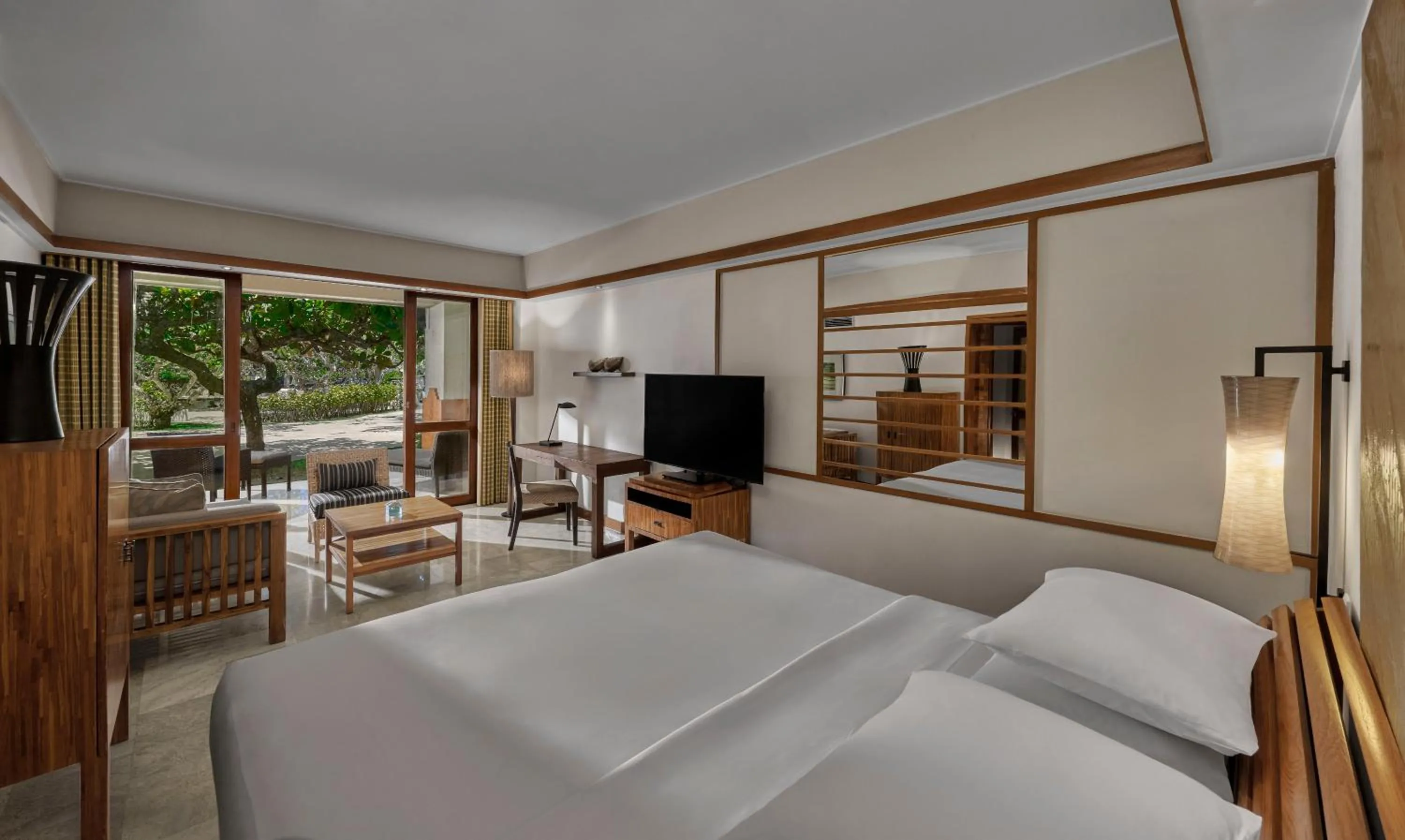 Guests, Bed in Grand Hyatt Bali