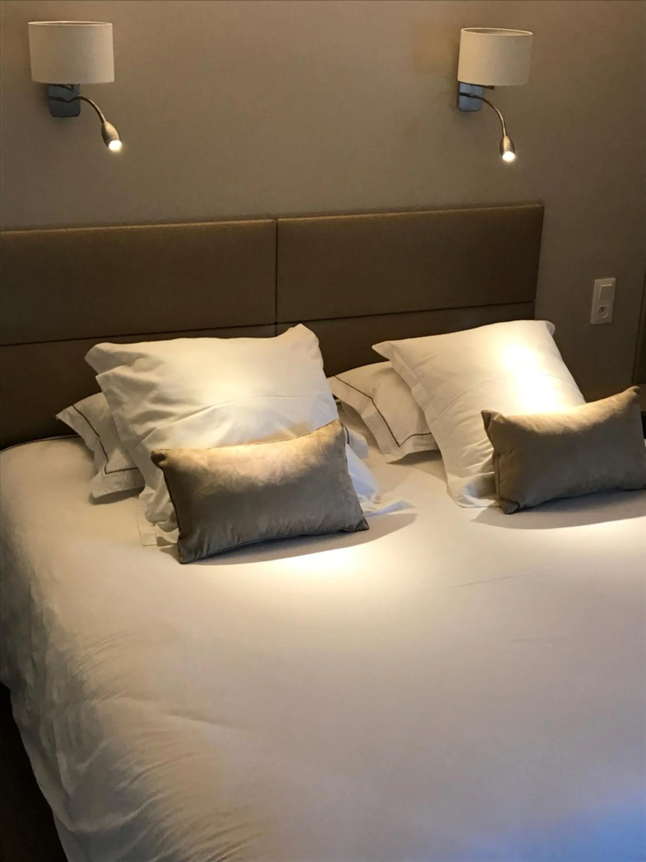 Photo of the whole room, Bed in Hotel Restaurant SPA "Le Relais Des Moines - Logis de France"