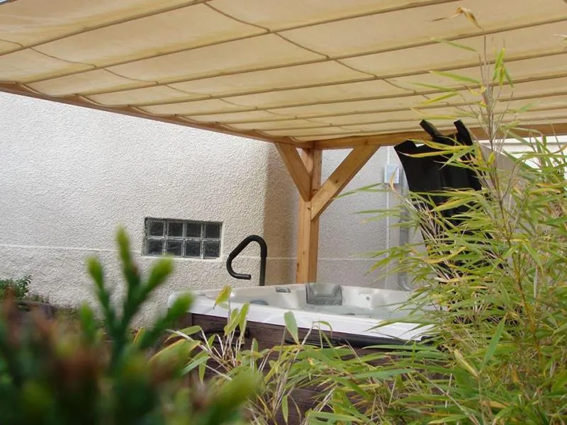 Spa and wellness centre/facilities in Hotel Restaurant SPA "Le Relais Des Moines - Logis de France"