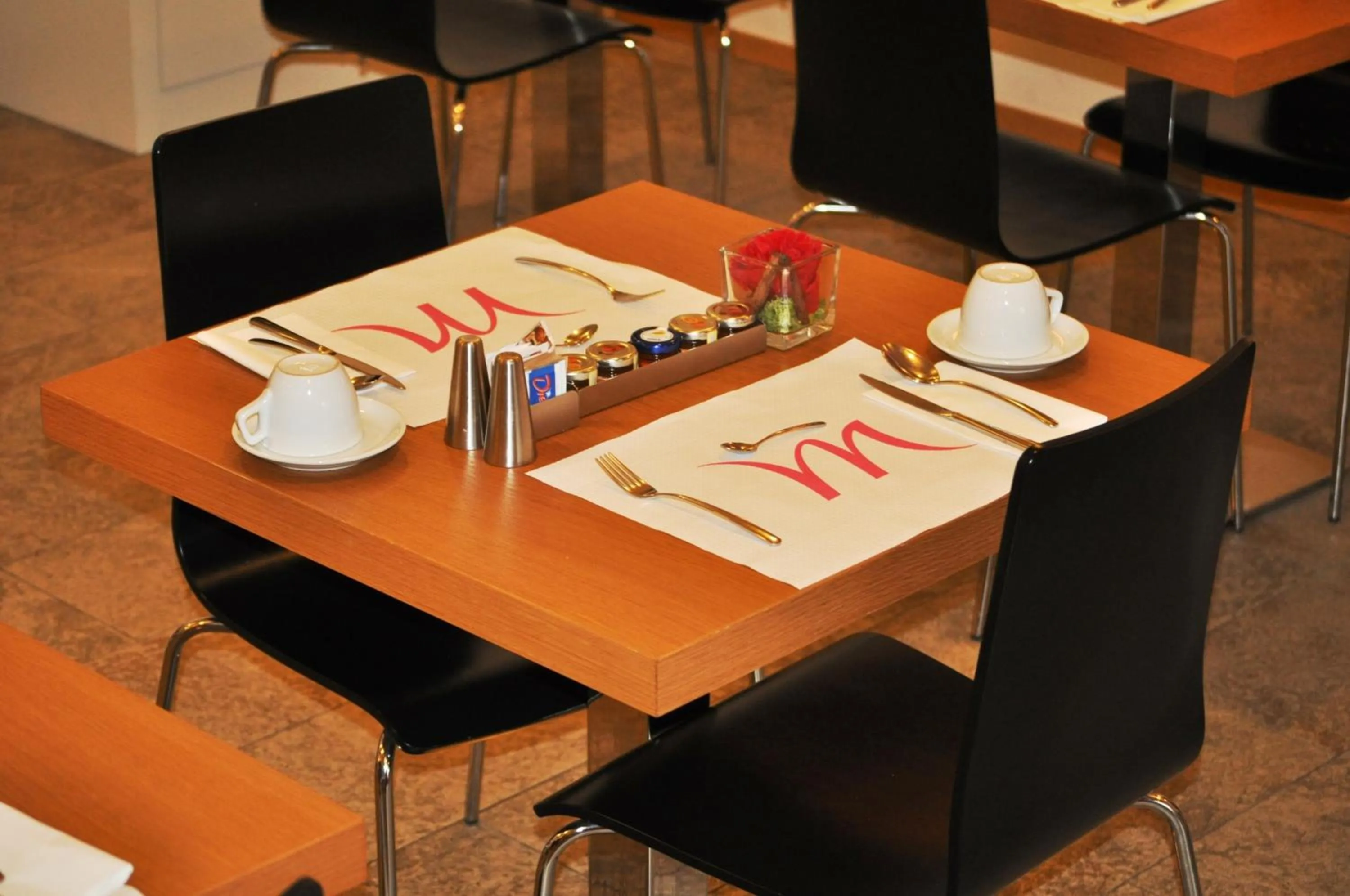Restaurant/places to eat in Hotel Mercure Milano Solari