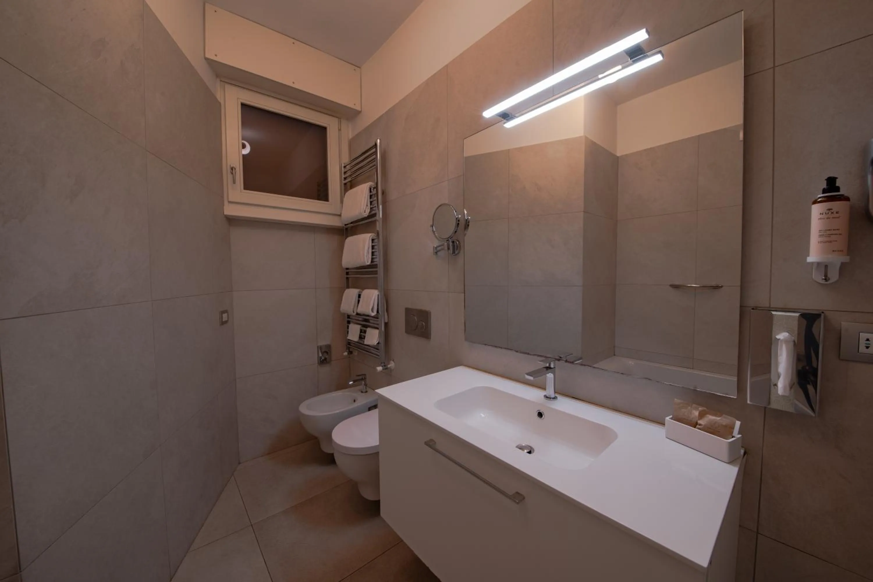 Bathroom in Hotel Mercure Milano Solari