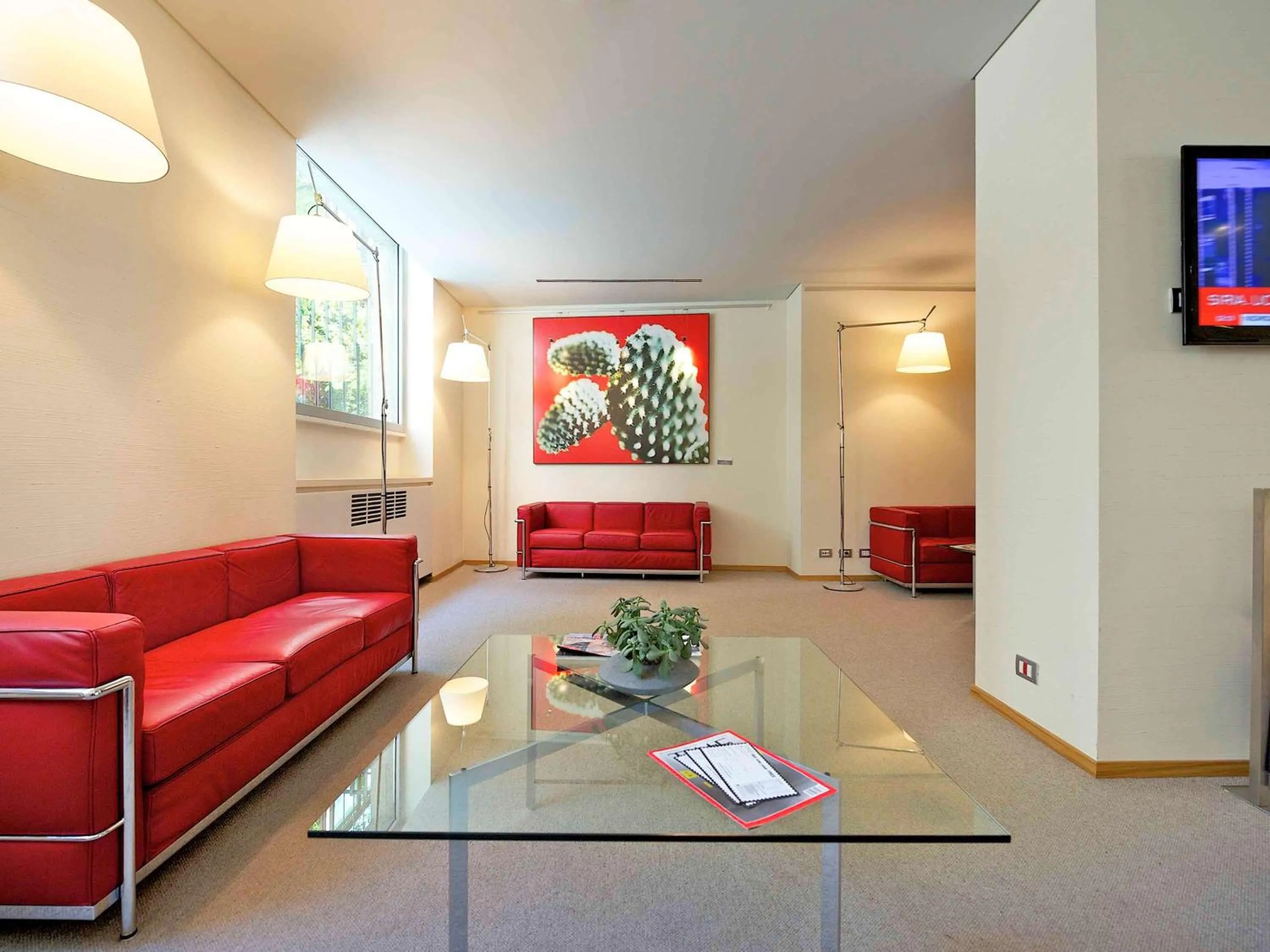 Property building in Hotel Mercure Milano Solari