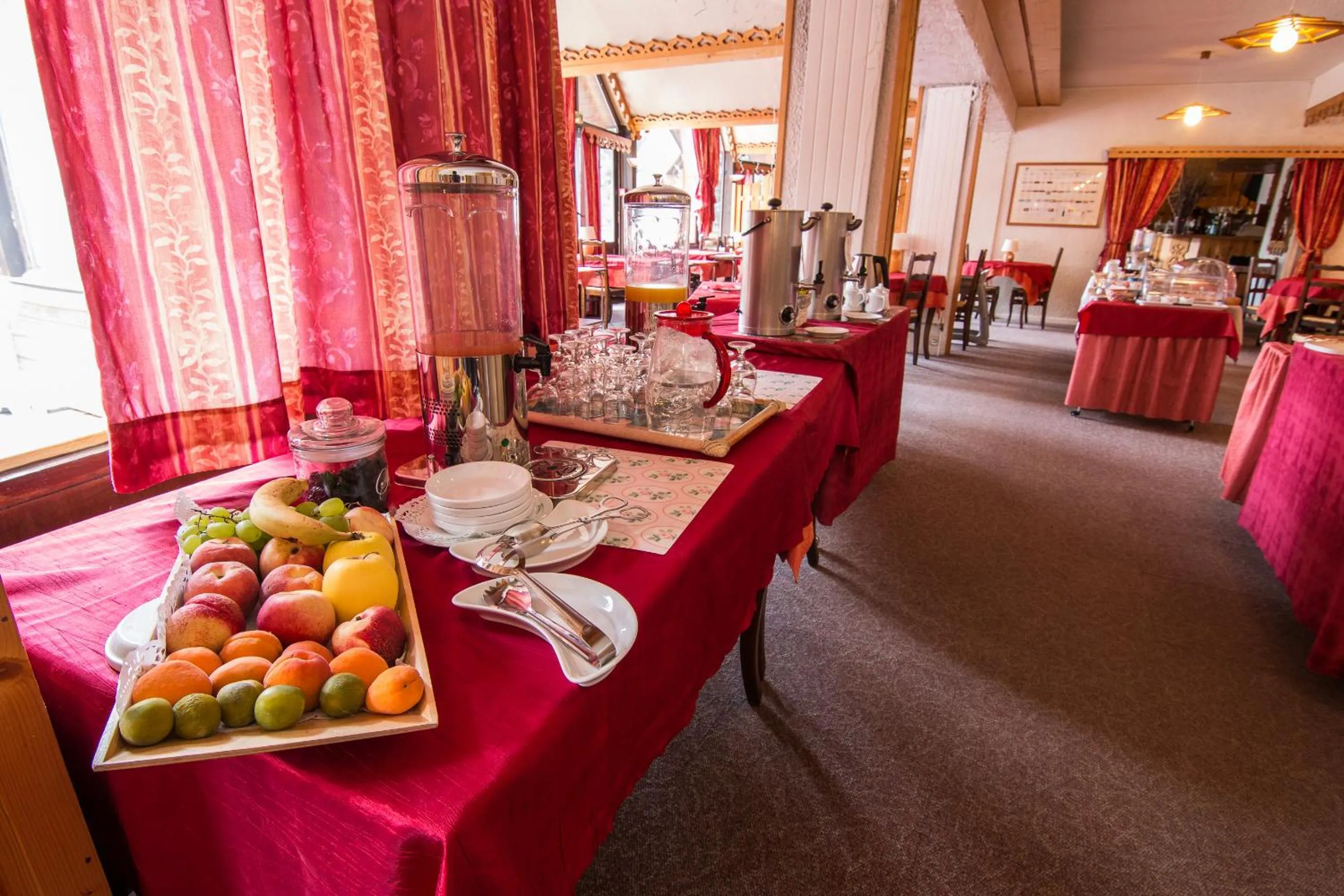 Food and drinks in Hotel Adret