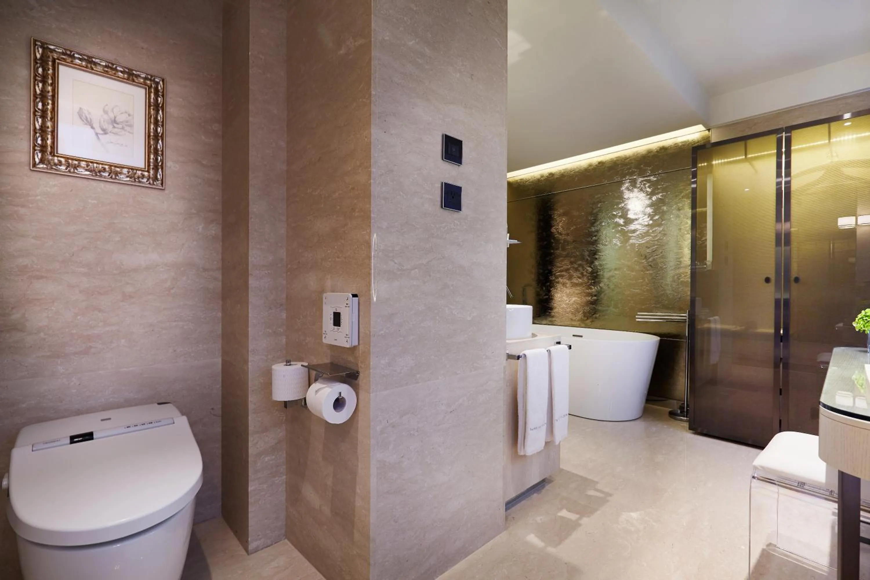 Bathroom in Taipei Fullerton Hotel-Maison North