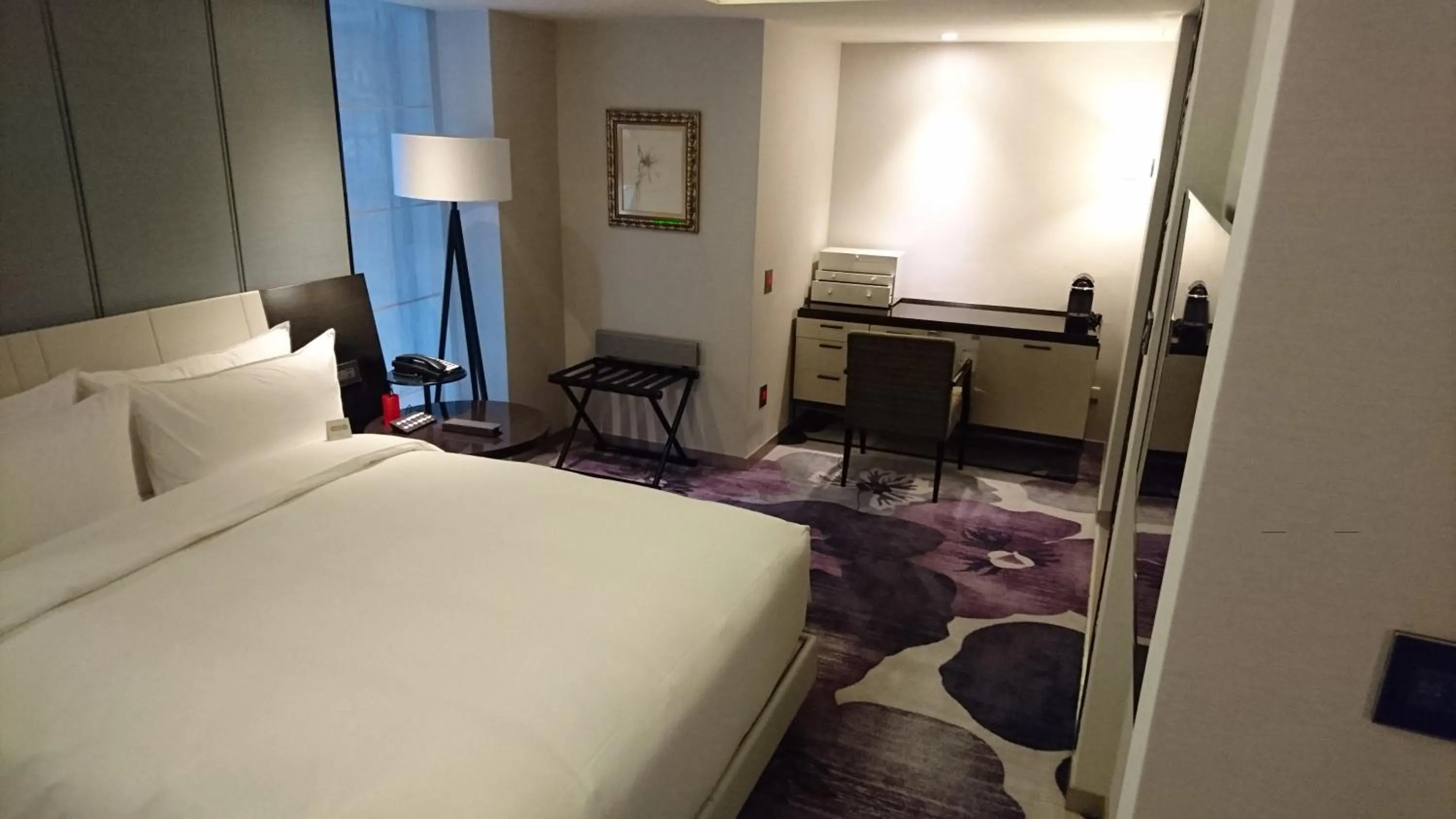 Bed in Taipei Fullerton Hotel-Maison North