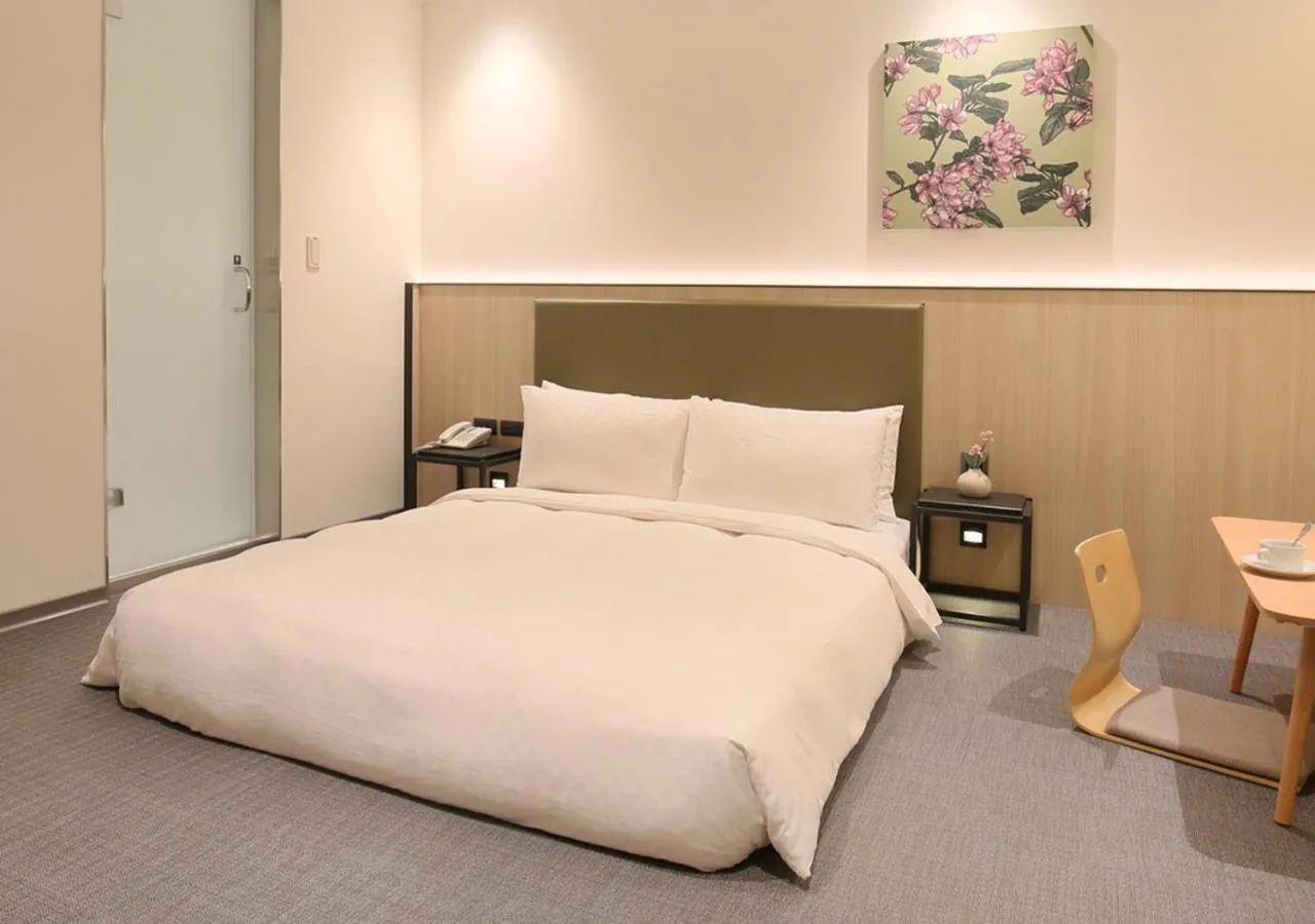 Photo of the whole room, Bed in Dandy Hotel-Daan Park Branch