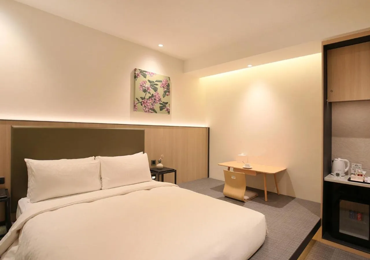 Photo of the whole room, Bed in Dandy Hotel-Daan Park Branch