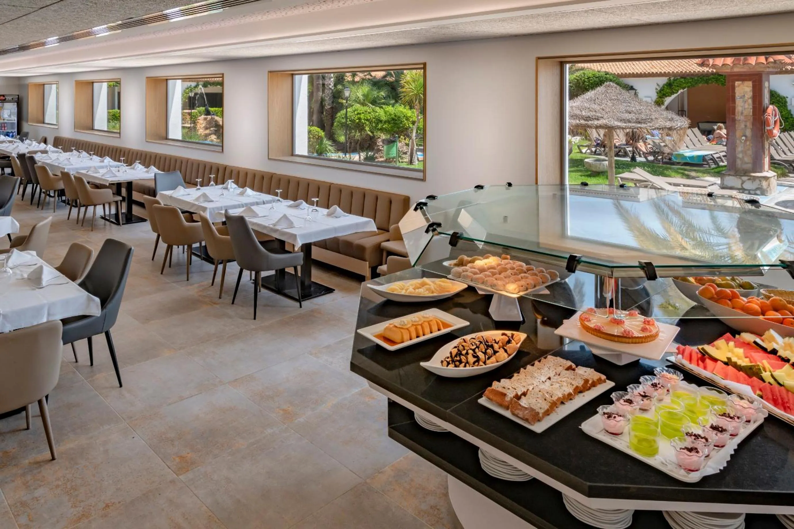 Restaurant/places to eat in 4R Gran Europe