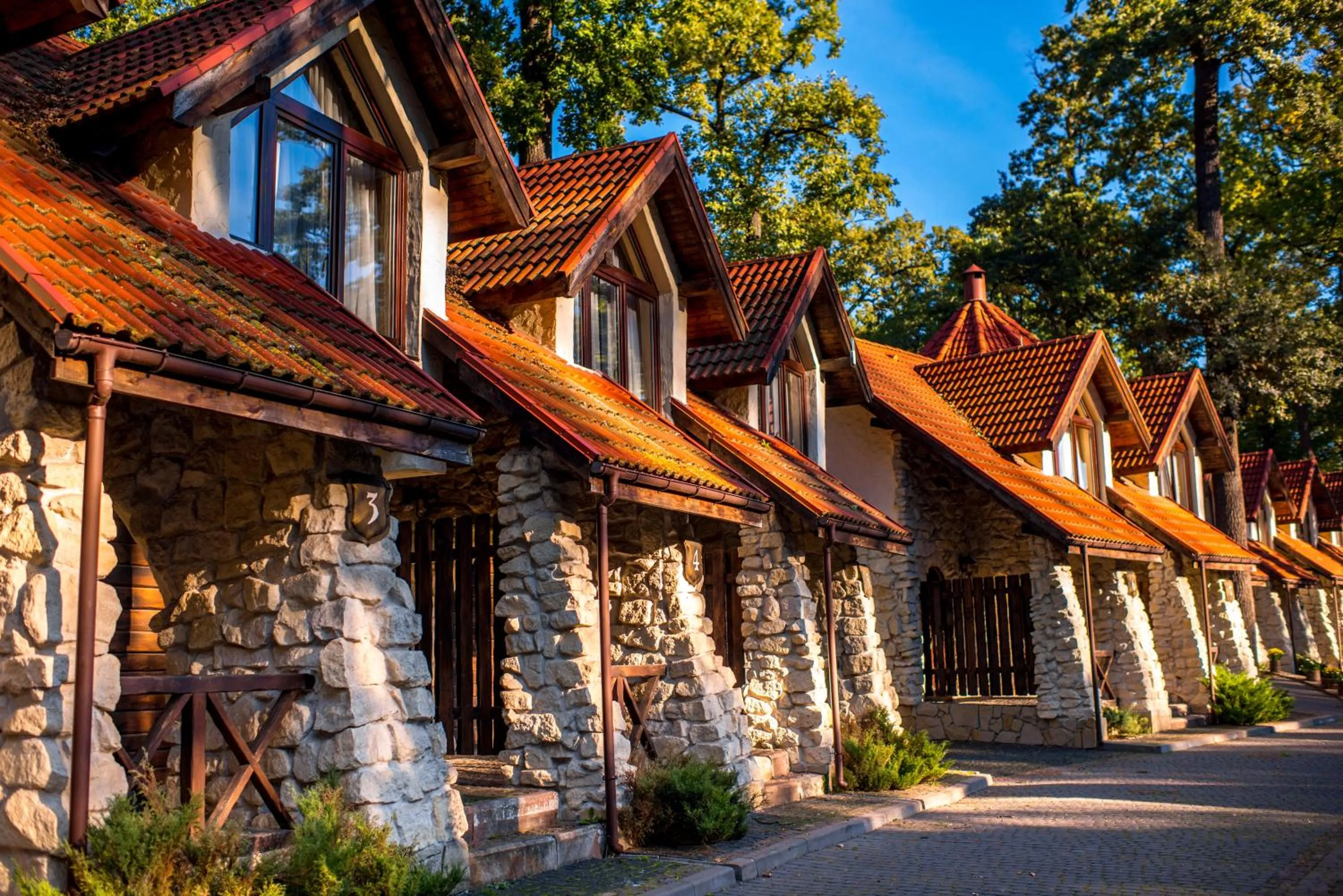 Day in Drevny Grad Park-hotel