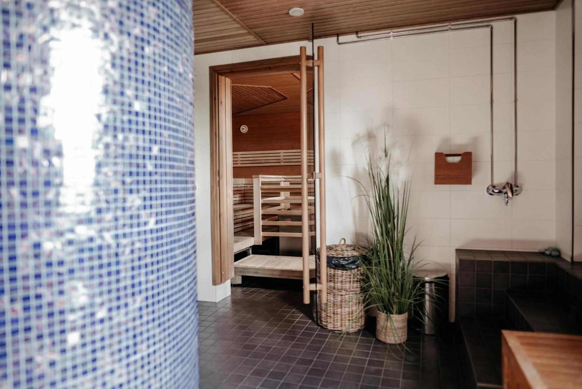 Shower, Bed in Original Sokos Hotel Rikala Salo