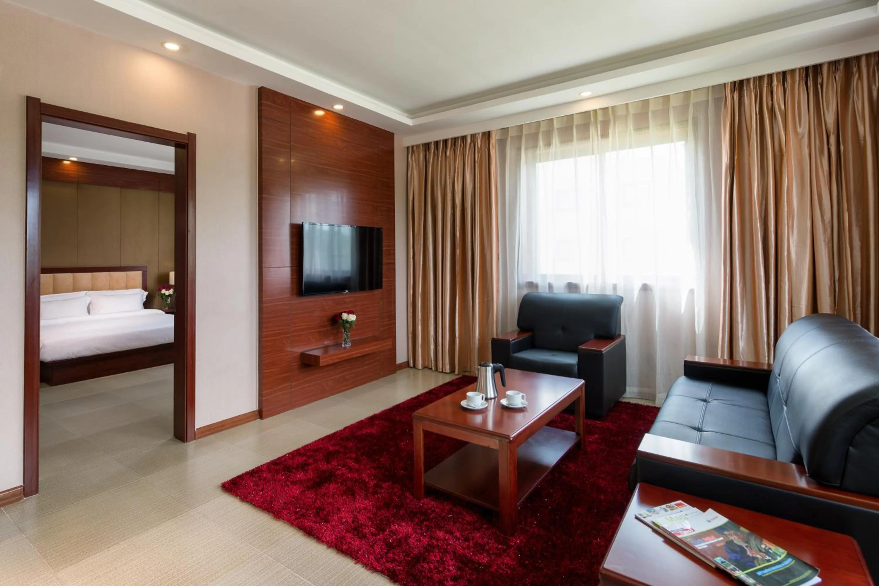 Living room, Bed in The Farmington Hotel