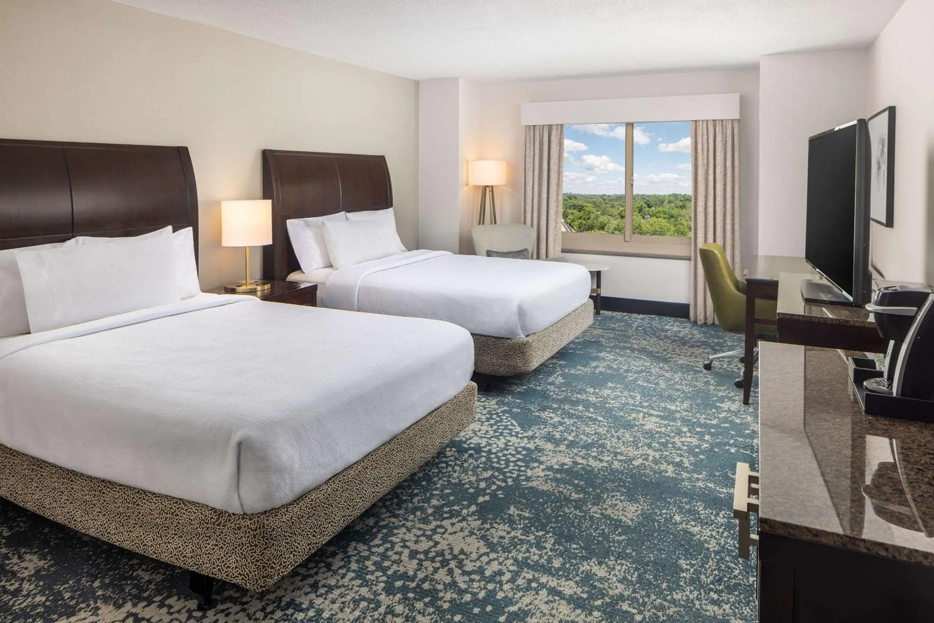 Bed in Hilton Garden Inn Bethesda Downtown