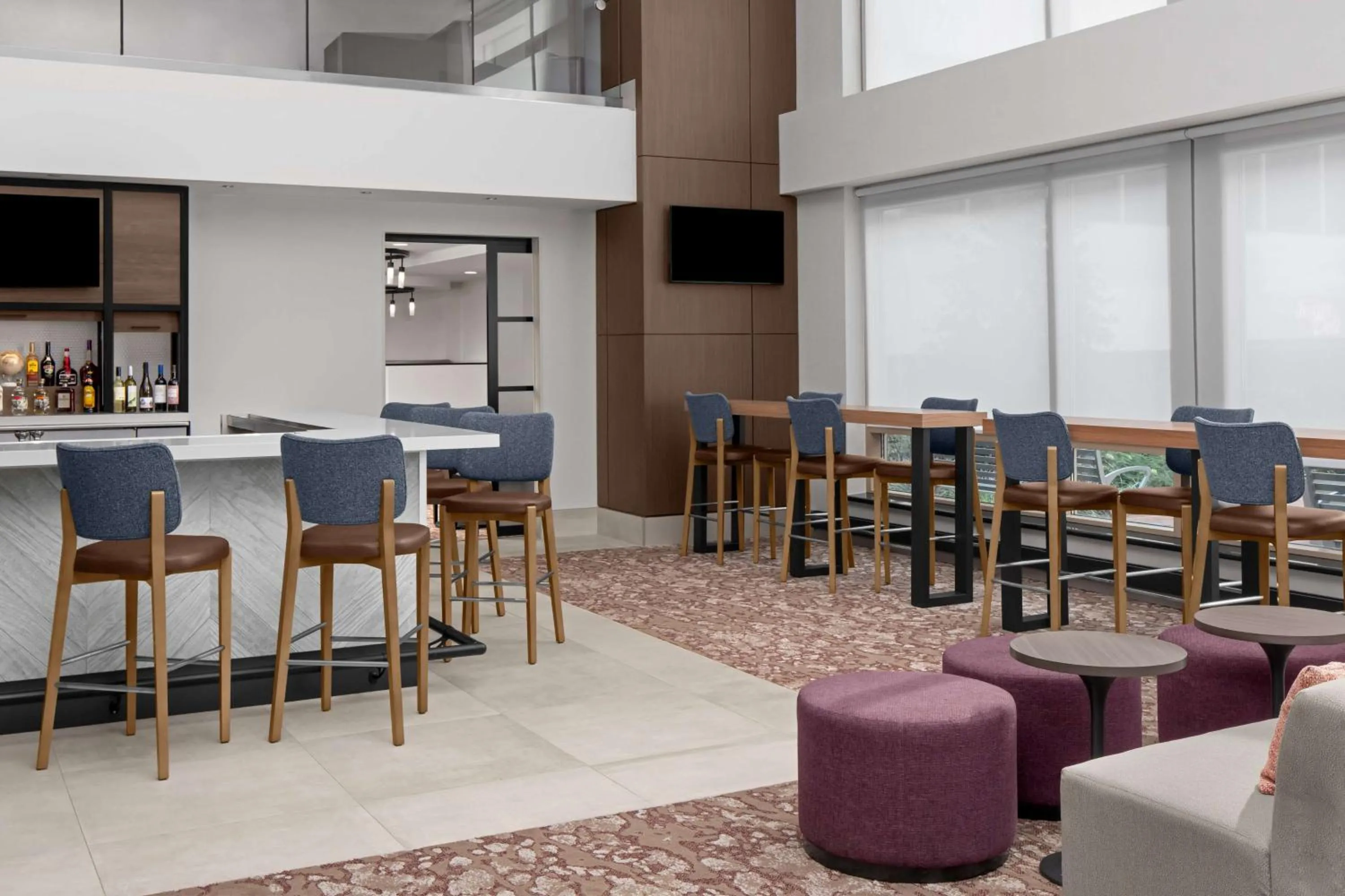 Lounge or bar in Hilton Garden Inn Bethesda Downtown