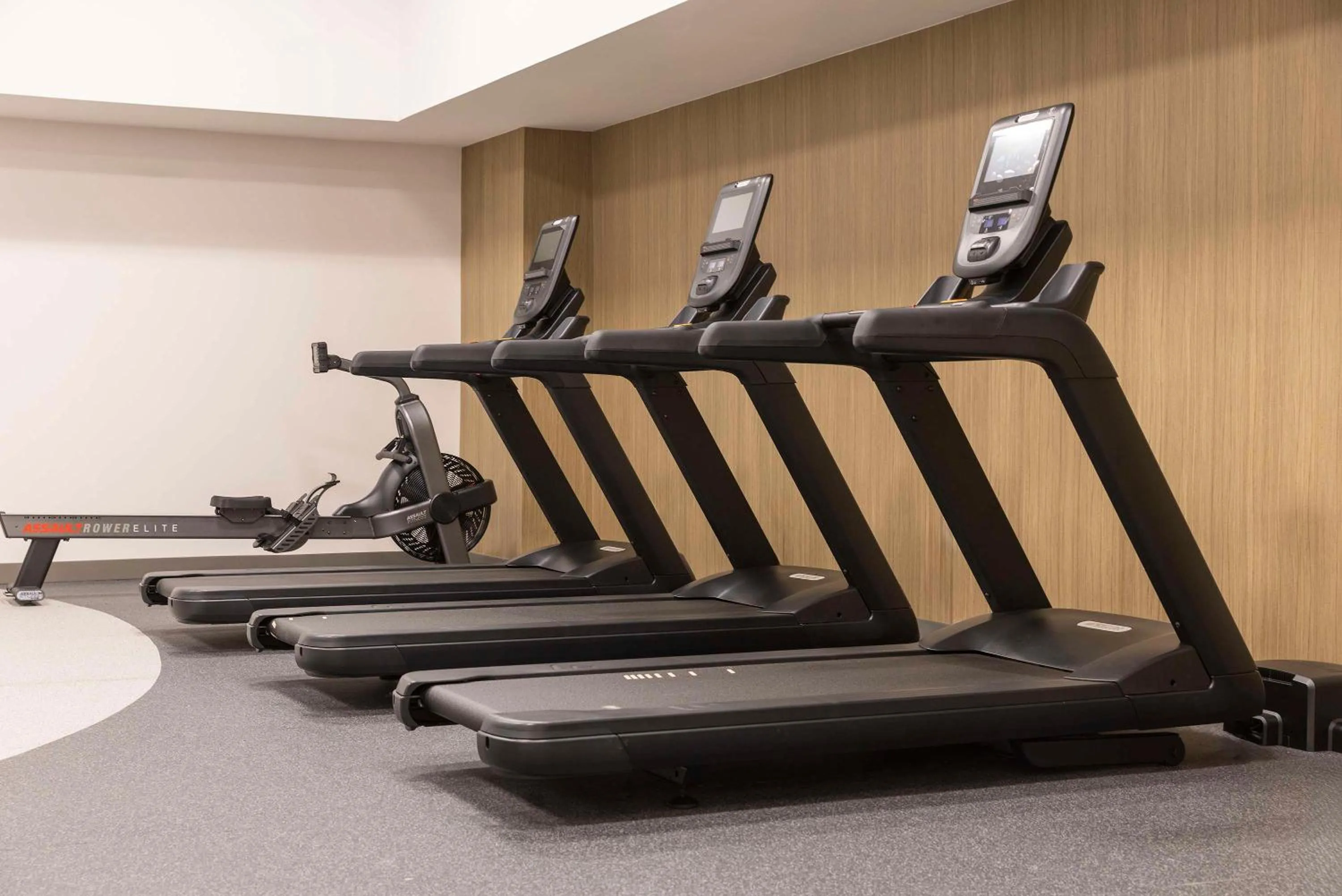 Fitness centre/facilities in Hilton Garden Inn Bethesda Downtown