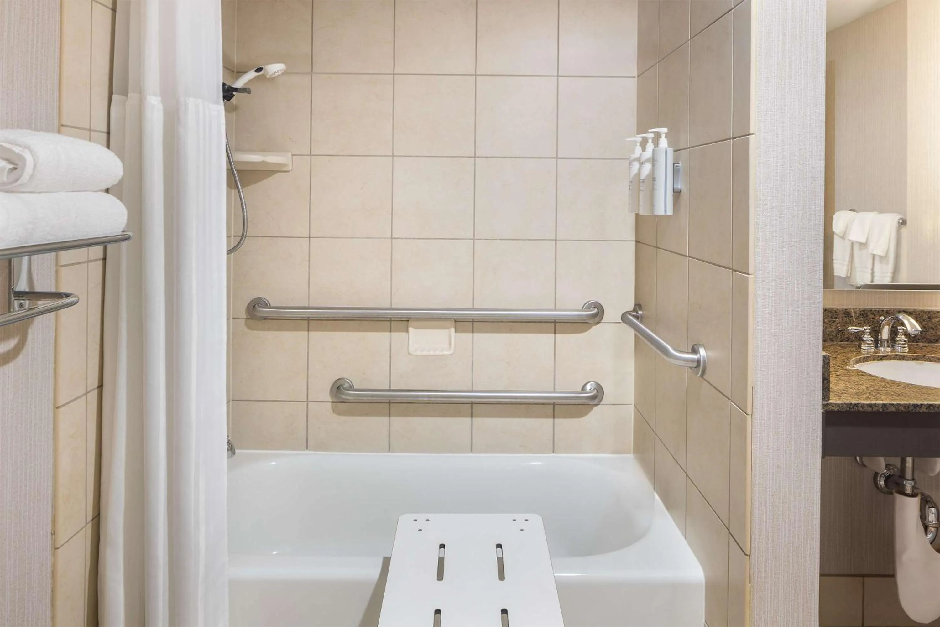 Bathroom in Hilton Garden Inn Bethesda Downtown