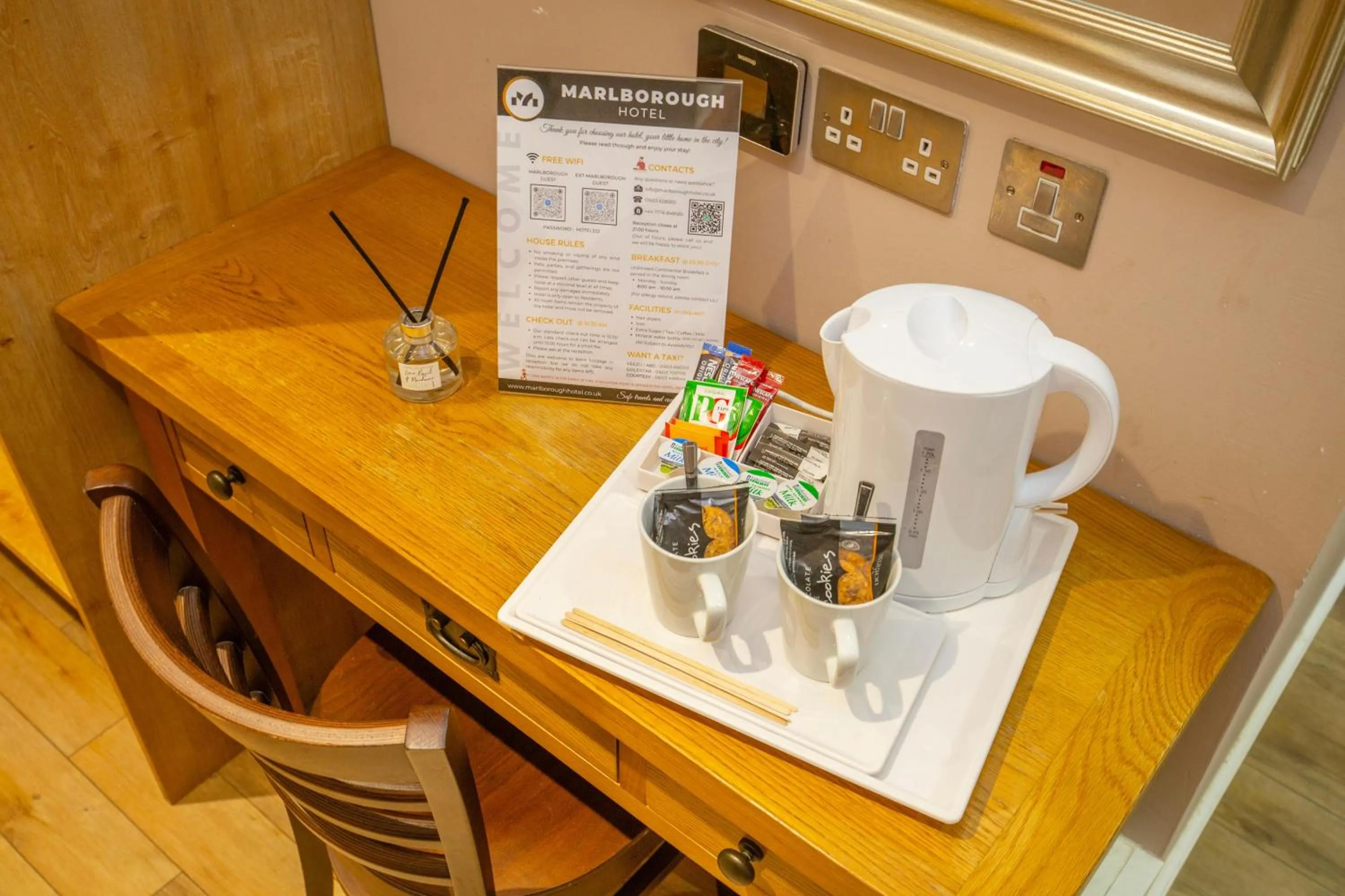 Coffee/tea facilities in Marlborough Hotel