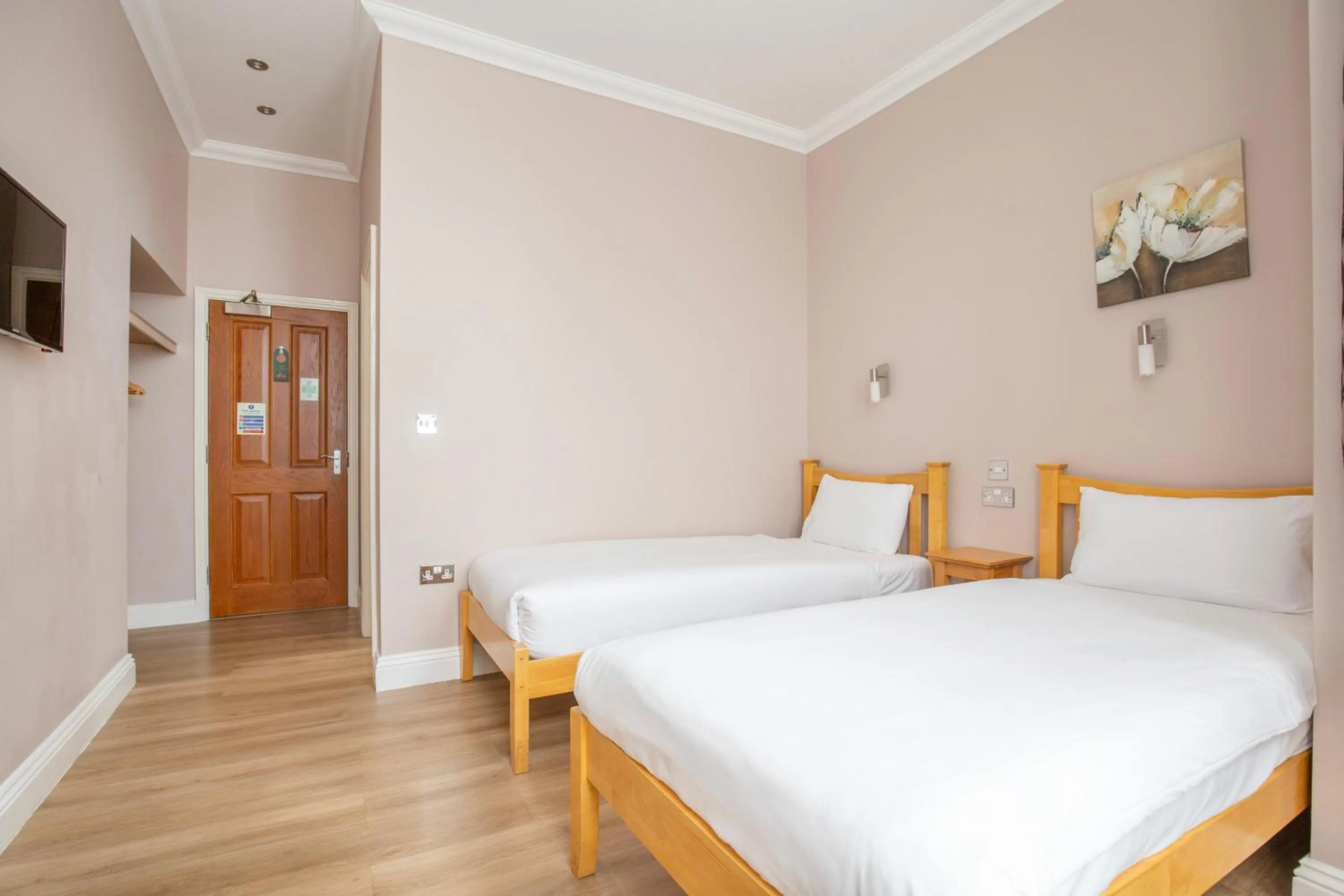 Bed in Marlborough Hotel