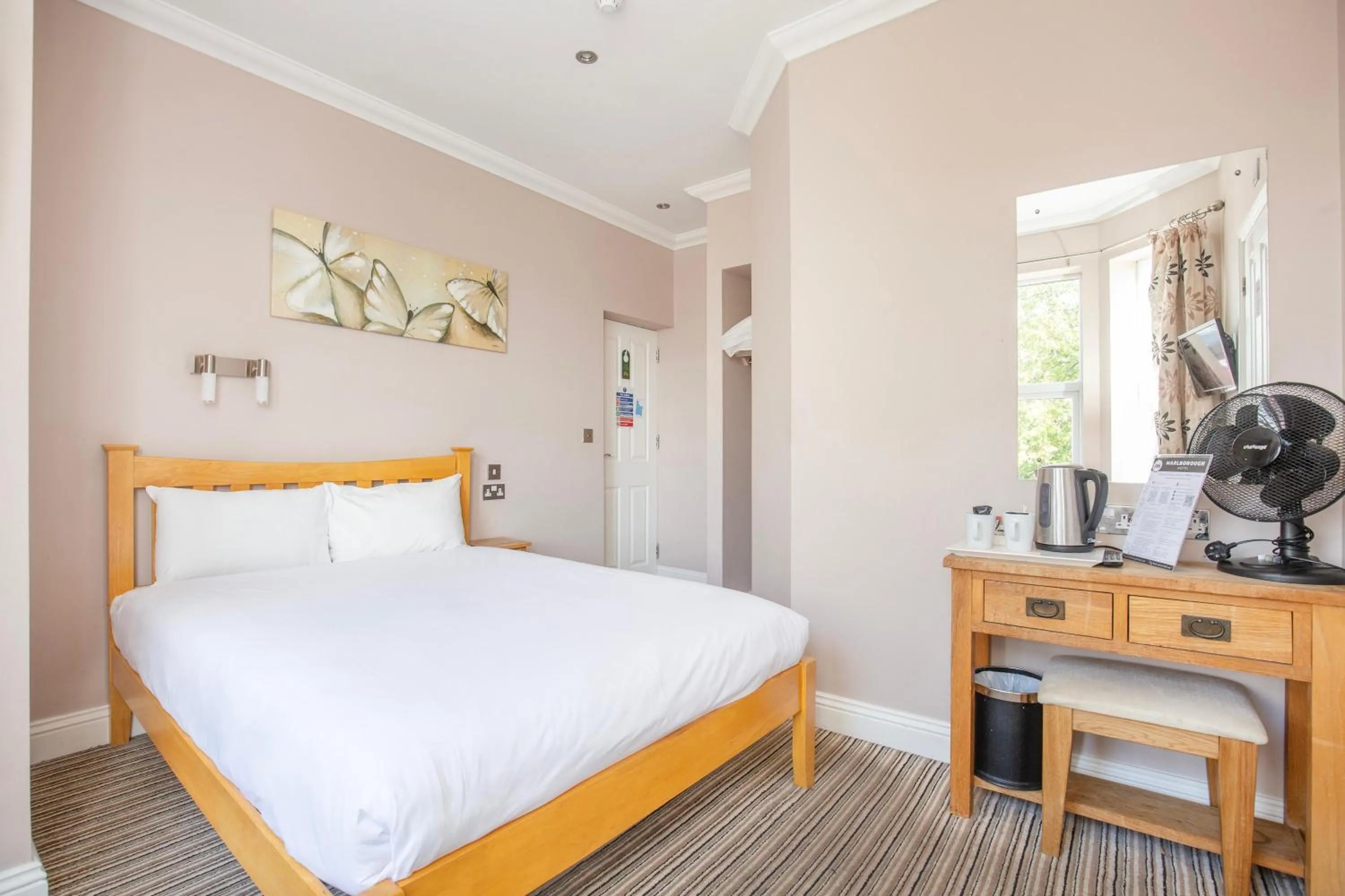 Bed in Marlborough Hotel