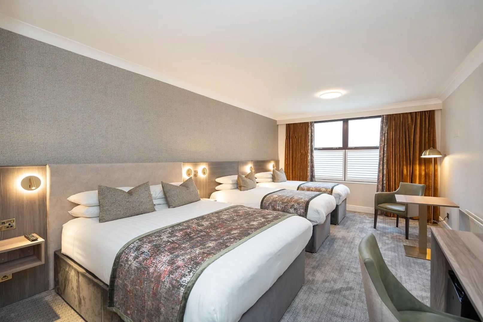 Bedroom, Bed in Brandon House Hotel