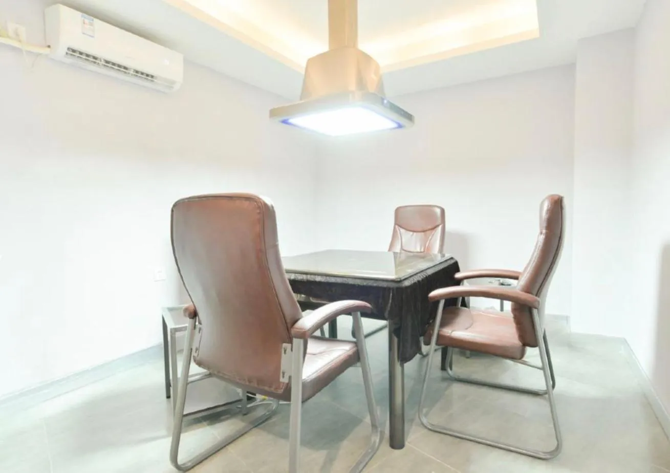 Game Room in Zhuhai Dreamers Capsule Hotel