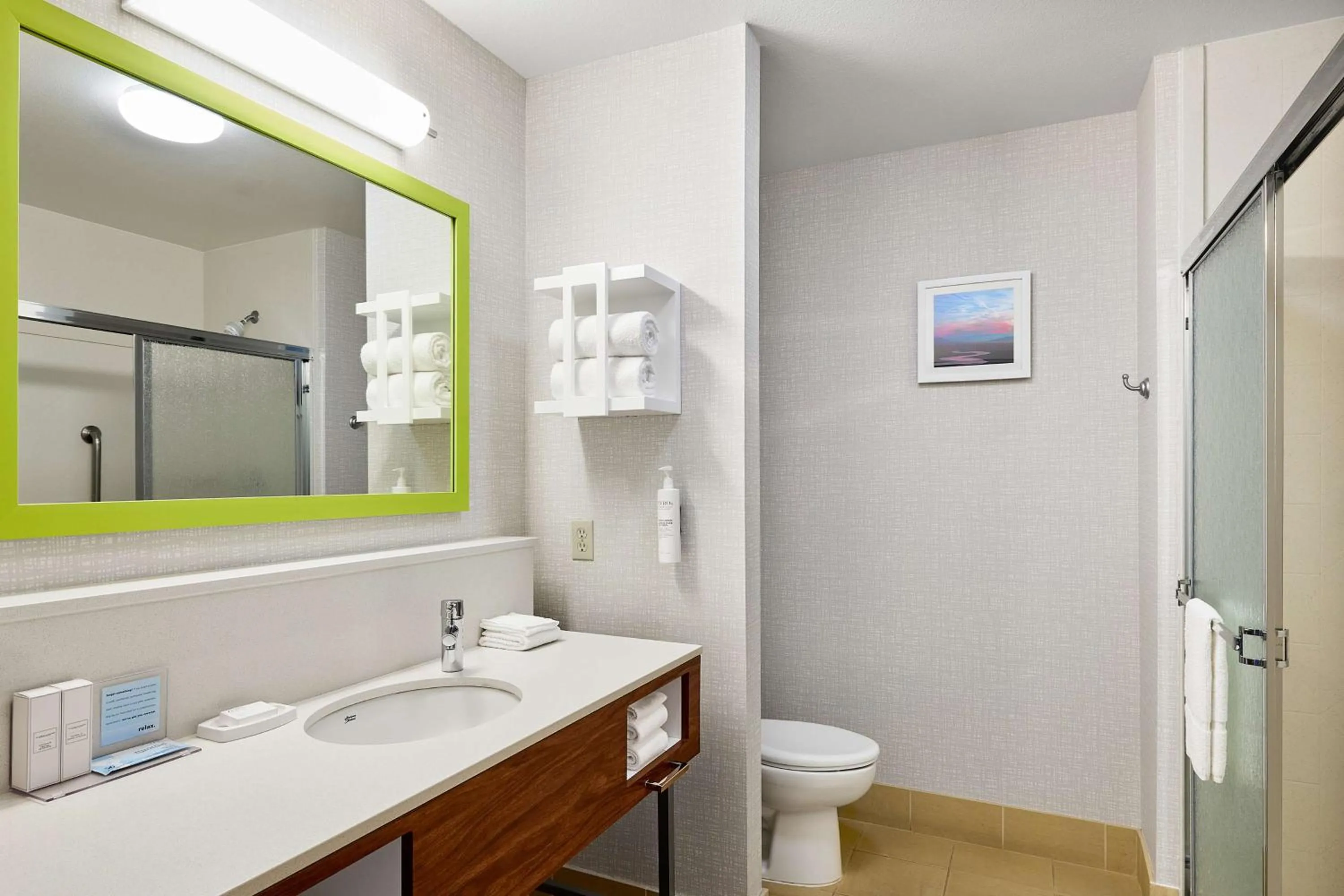 Bathroom in Hampton Inn & Suites Ridgecrest