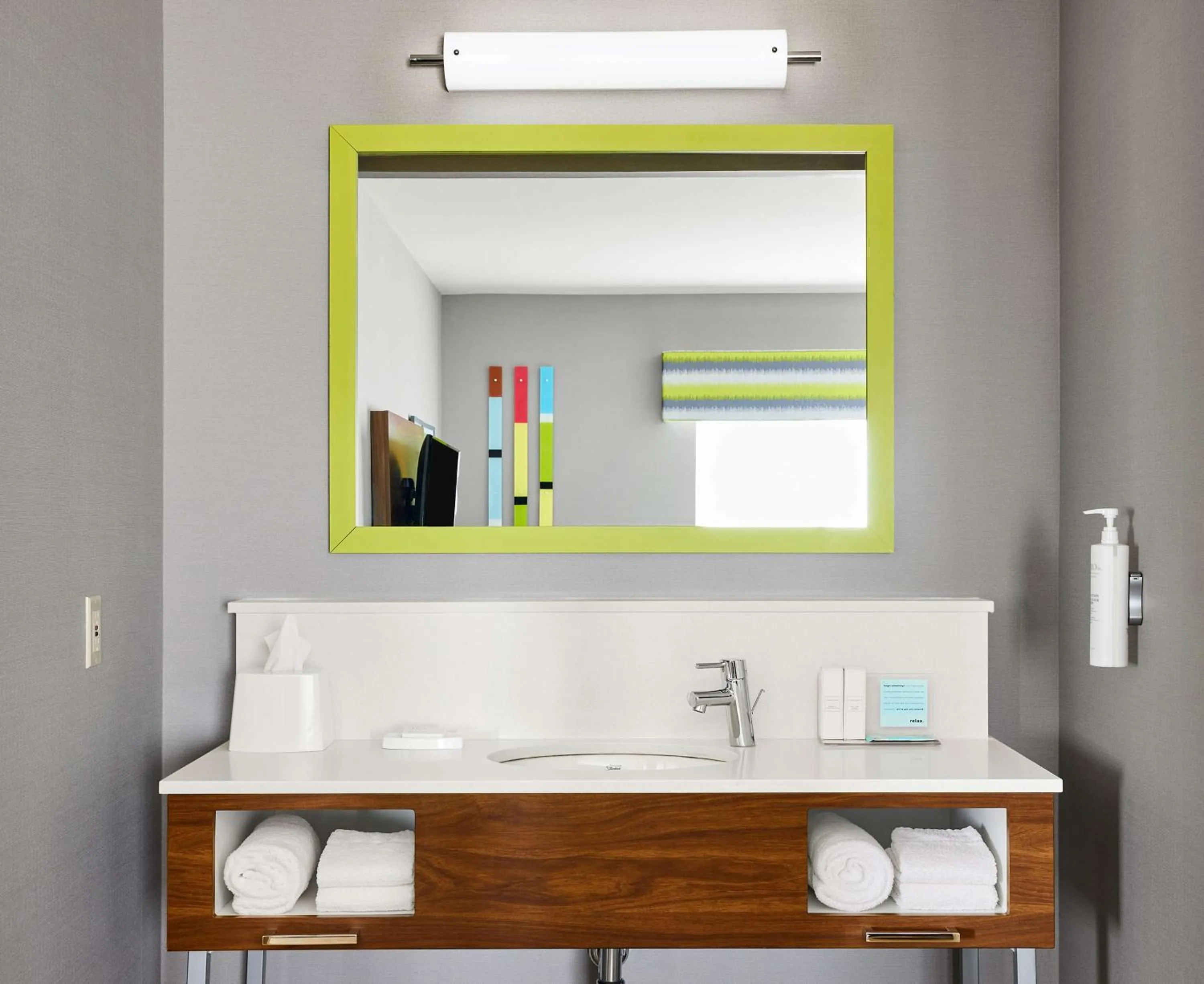 Bathroom in Hampton Inn & Suites Ridgecrest