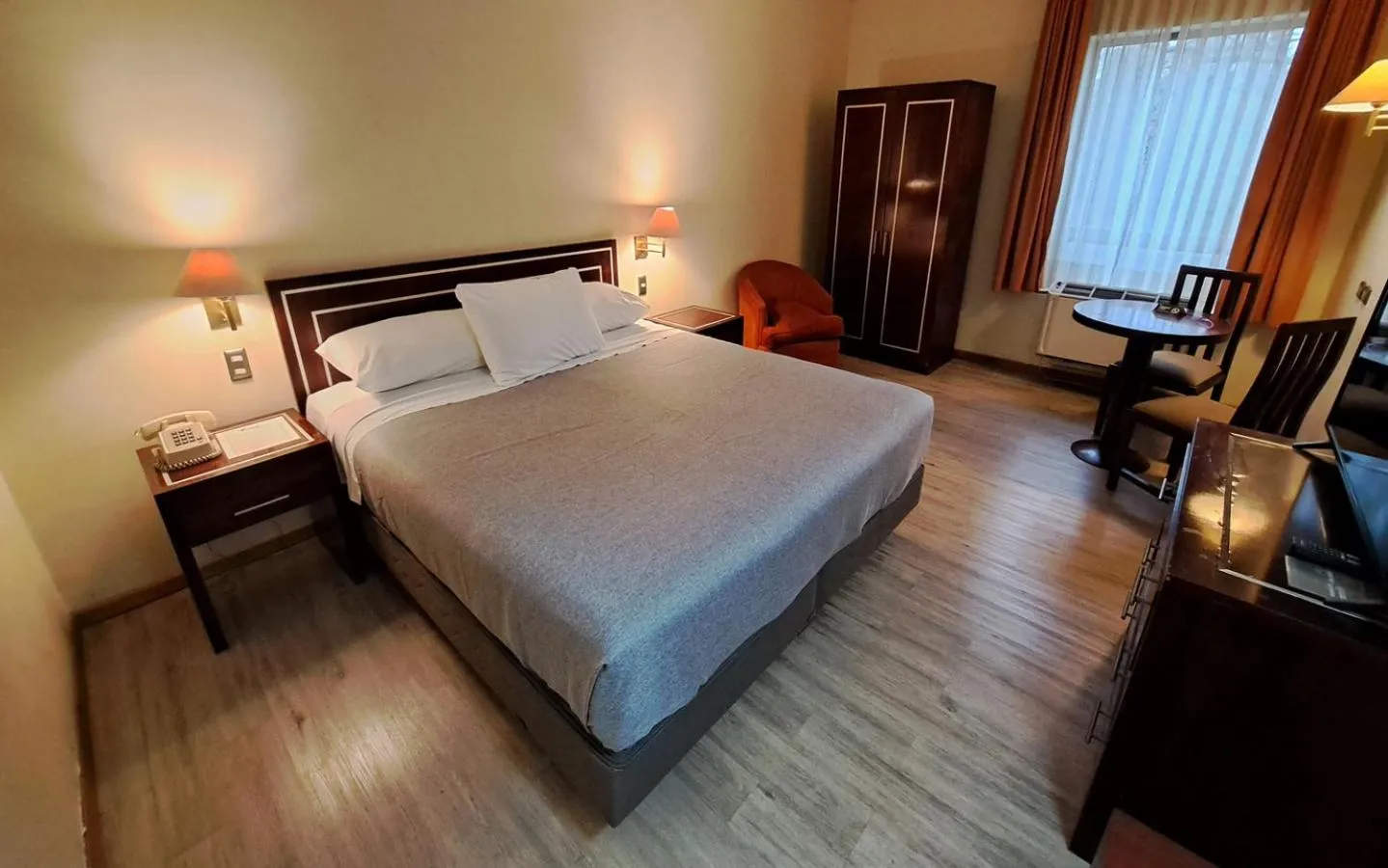 Bed in Hotel Diego de Almagro Los Angeles